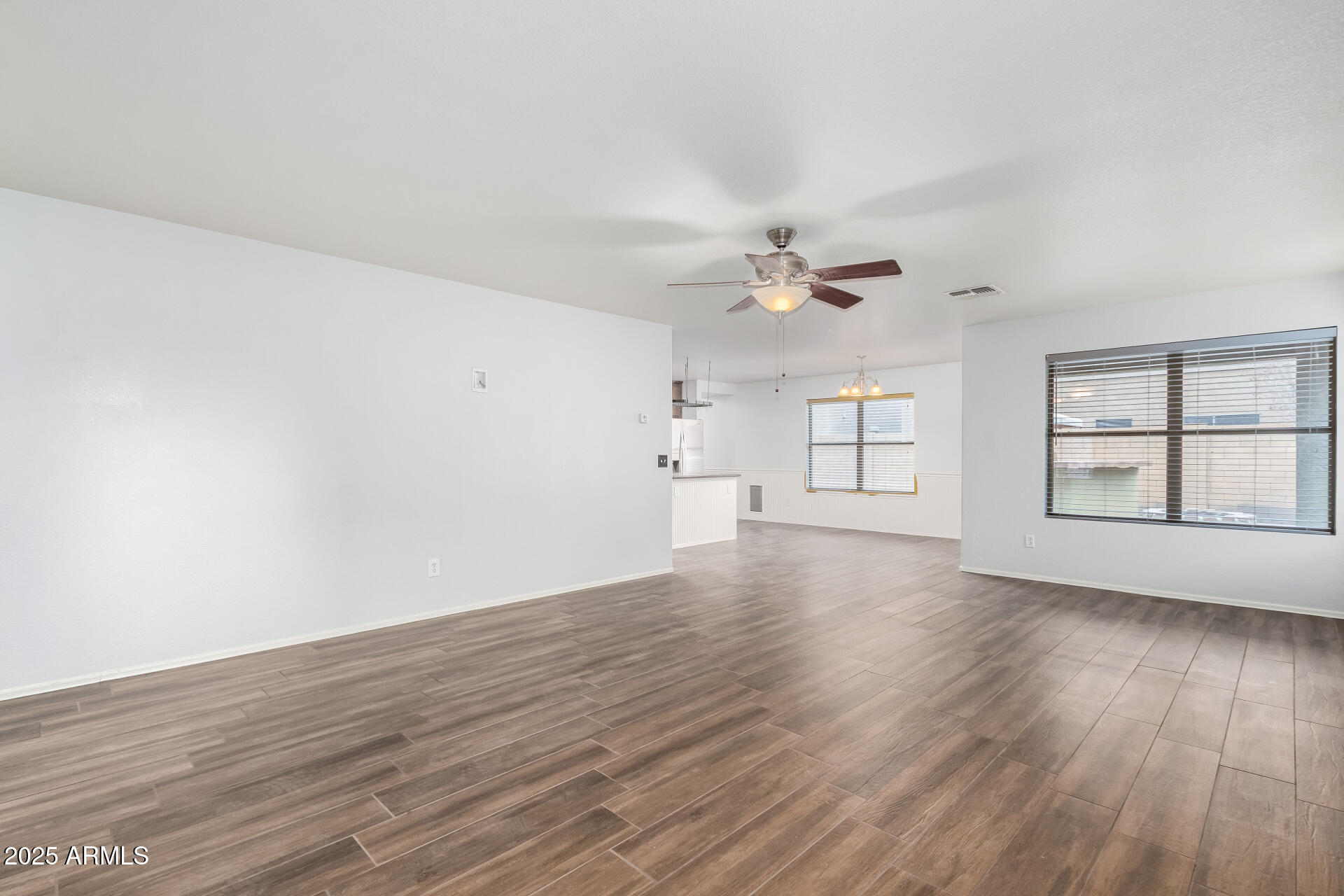 8527 E LINDNER Avenue