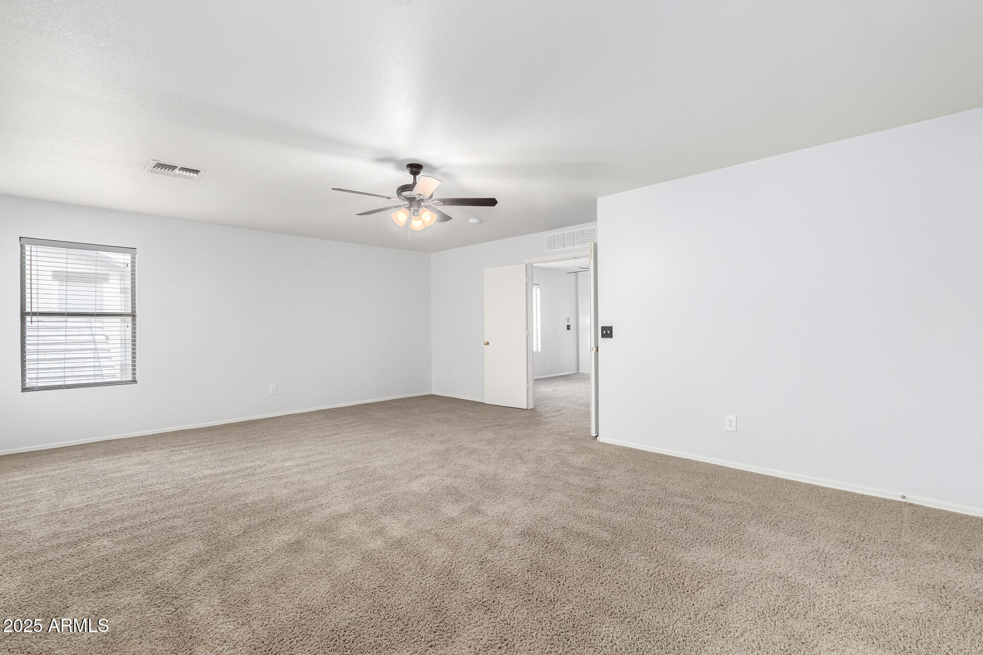 8527 E LINDNER Avenue