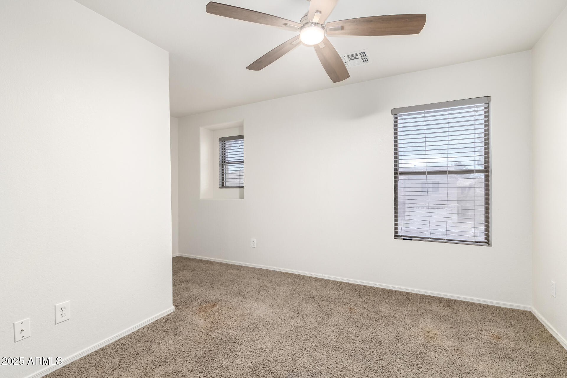 8527 E LINDNER Avenue