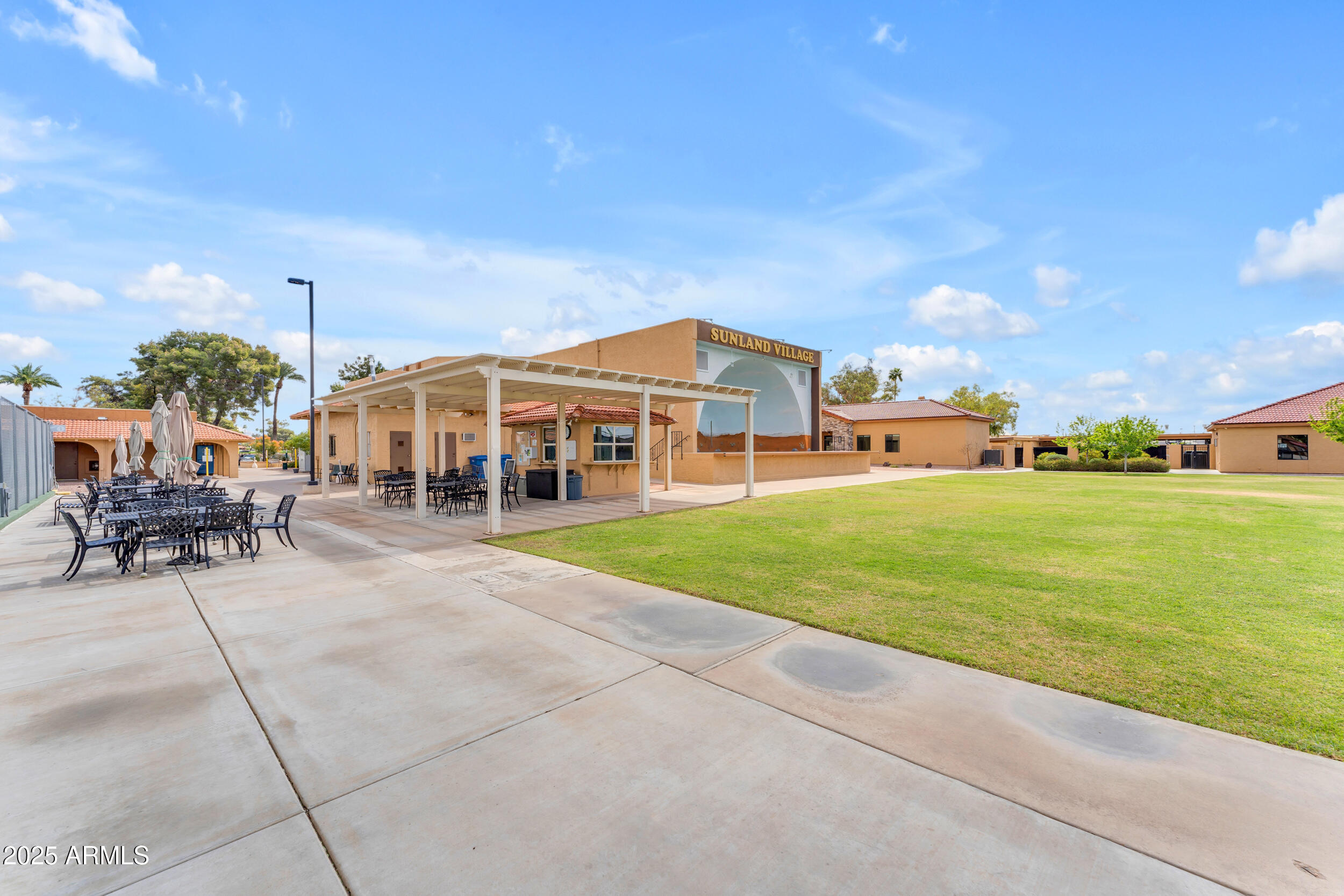 4720 E FLOSSMOOR Circle