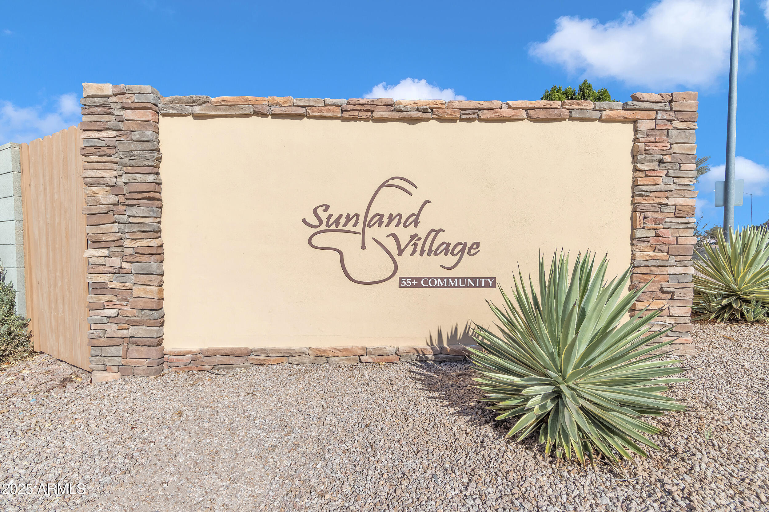 4720 E FLOSSMOOR Circle