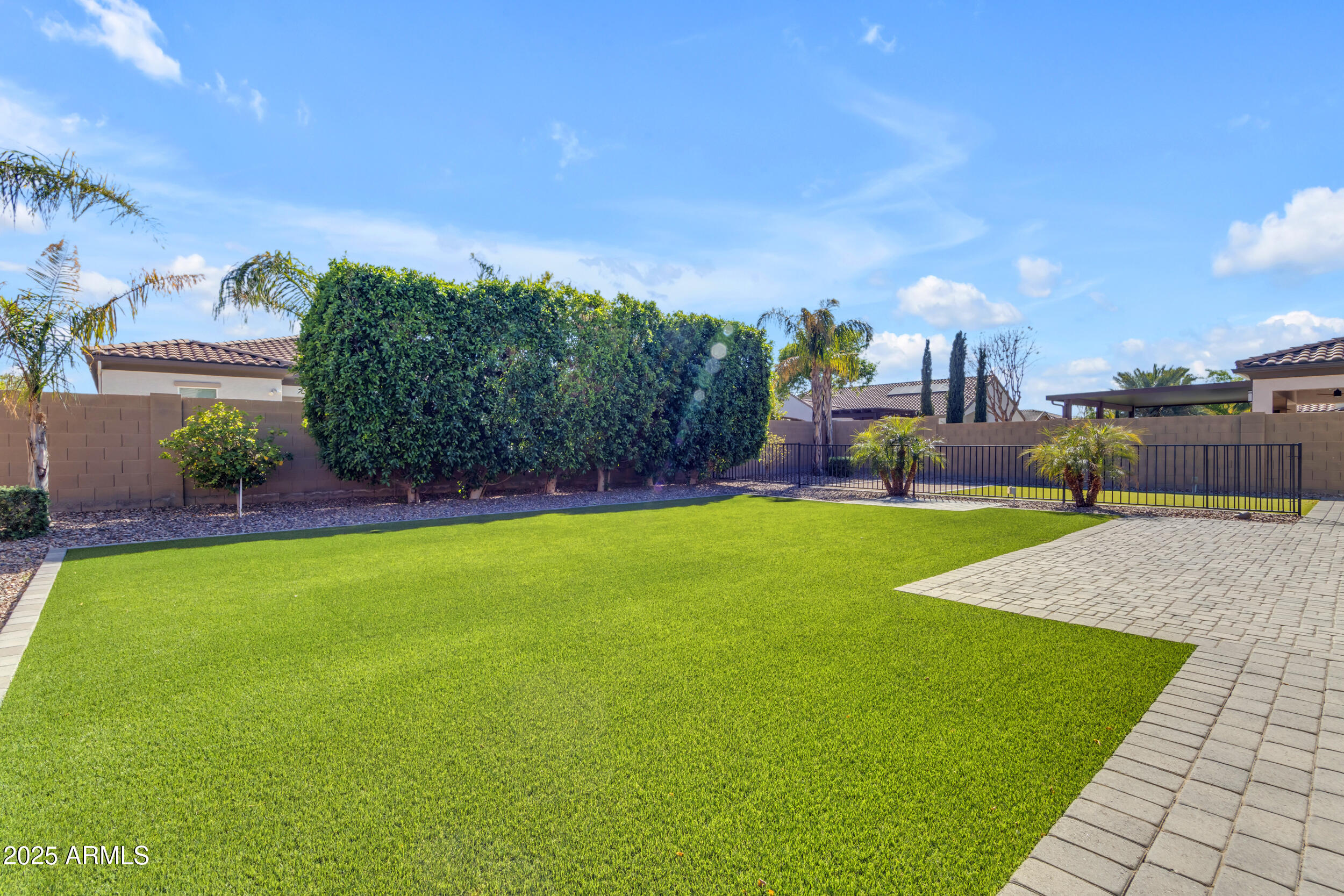 22473 E CREEKSIDE Lane