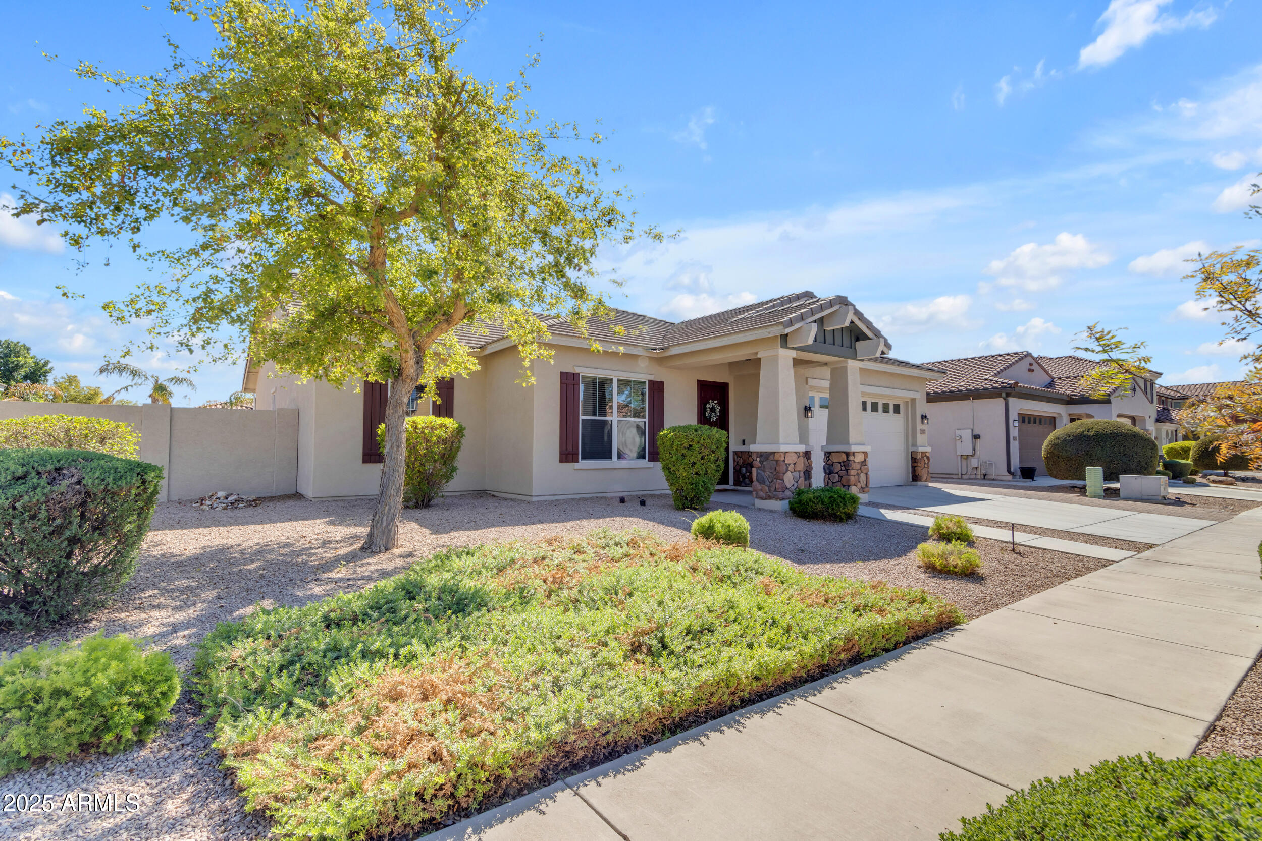 22473 E CREEKSIDE Lane