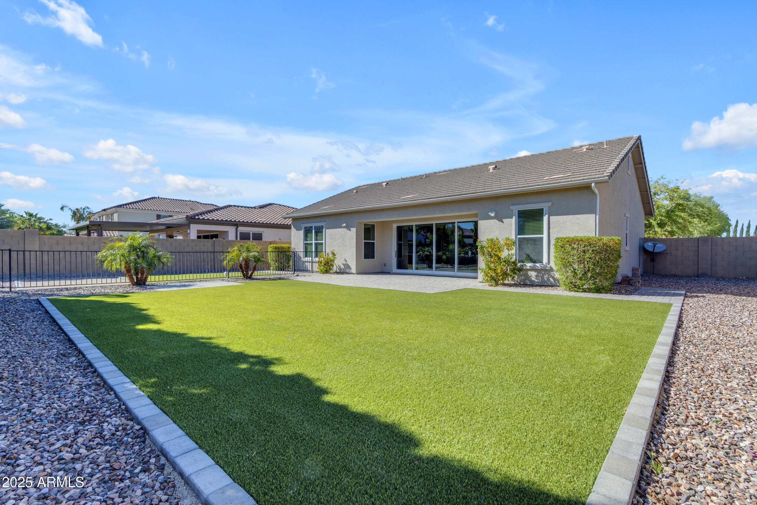 22473 E CREEKSIDE Lane