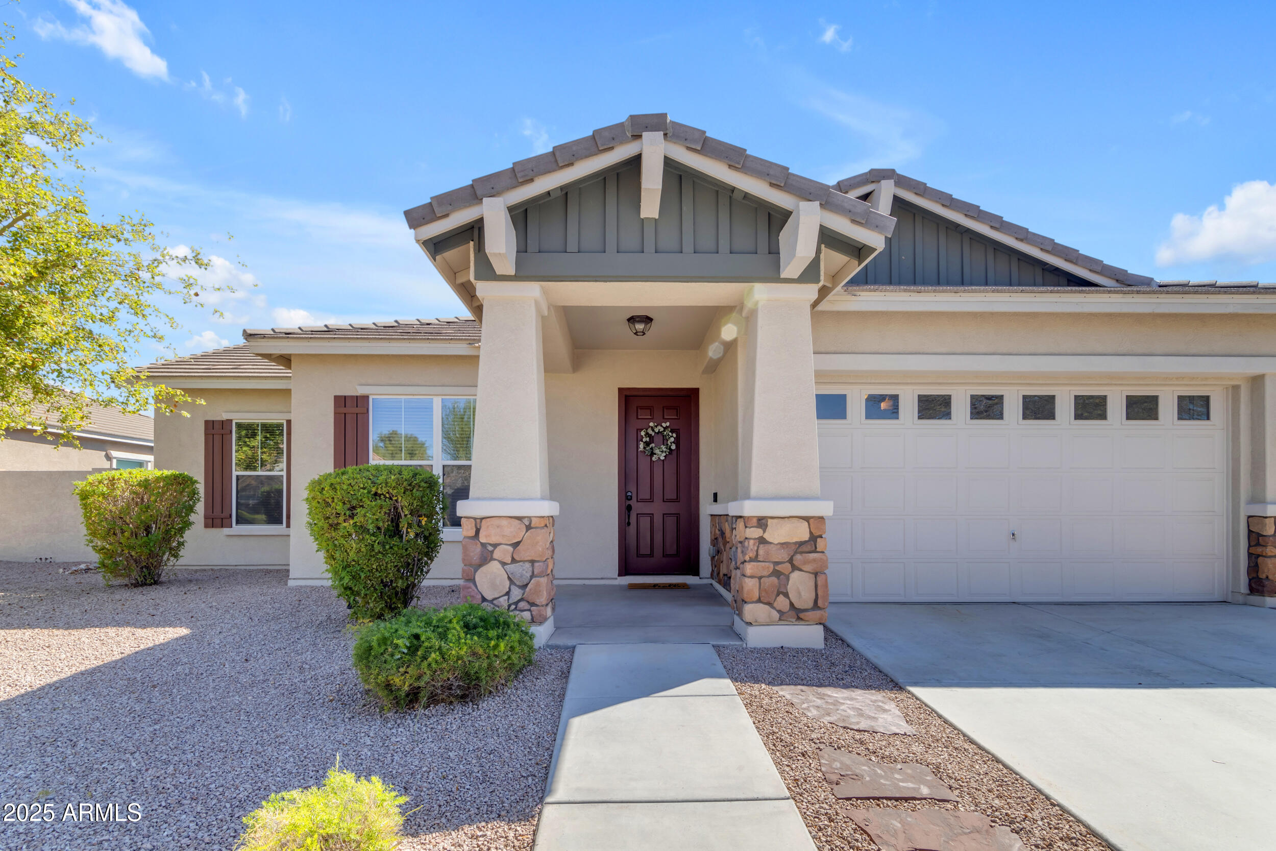 22473 E CREEKSIDE Lane