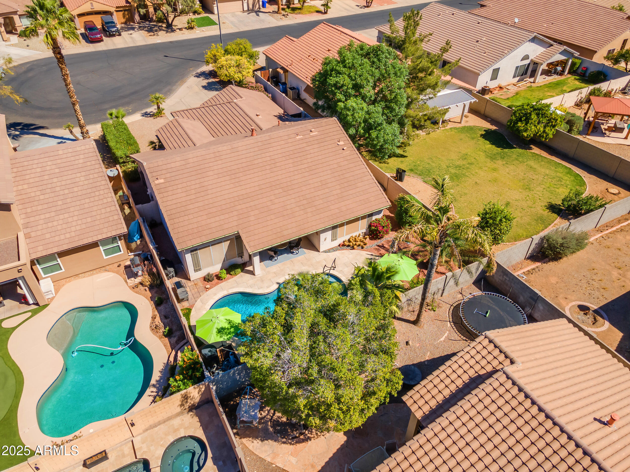 3841 E REDFIELD Court