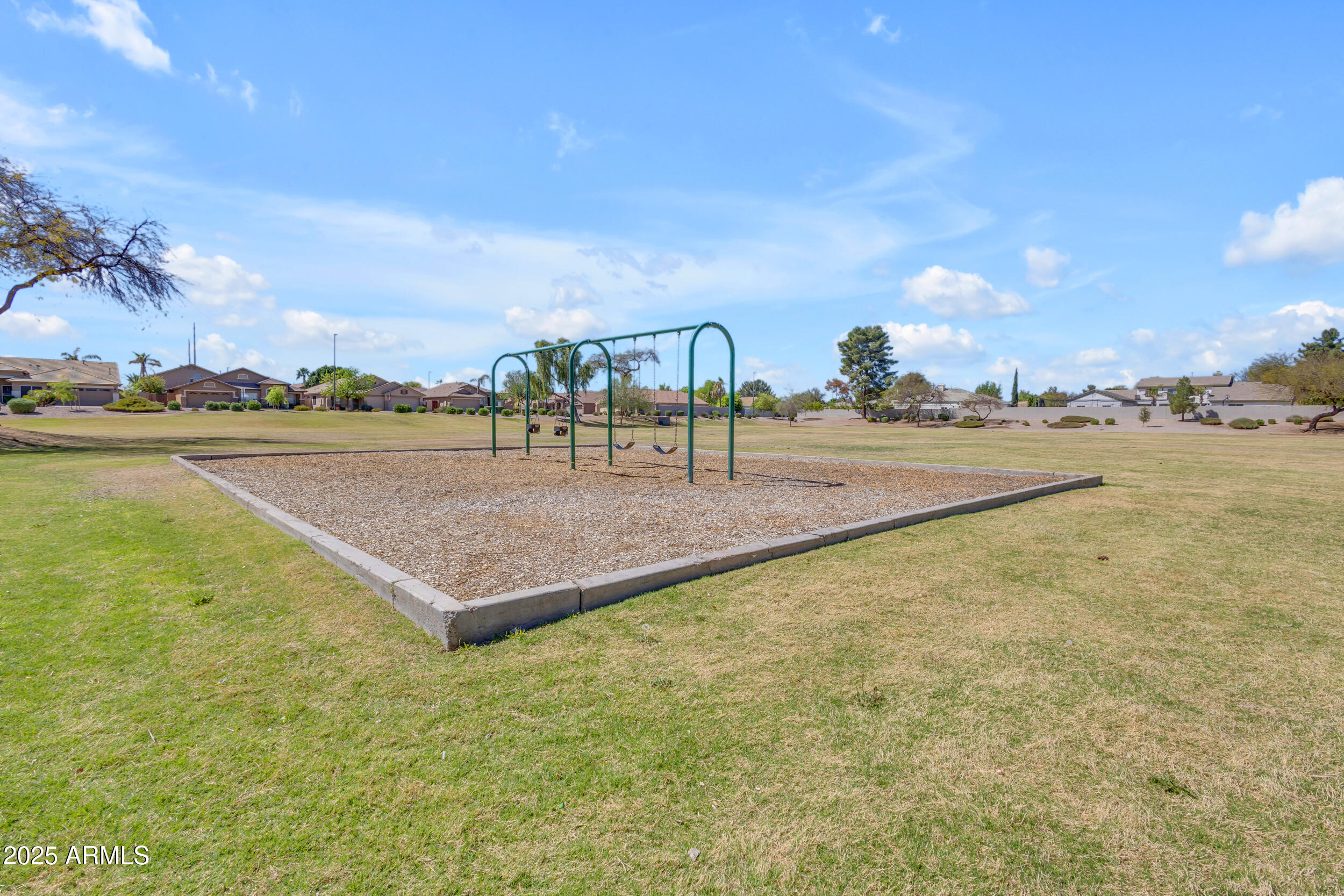 3841 E REDFIELD Court