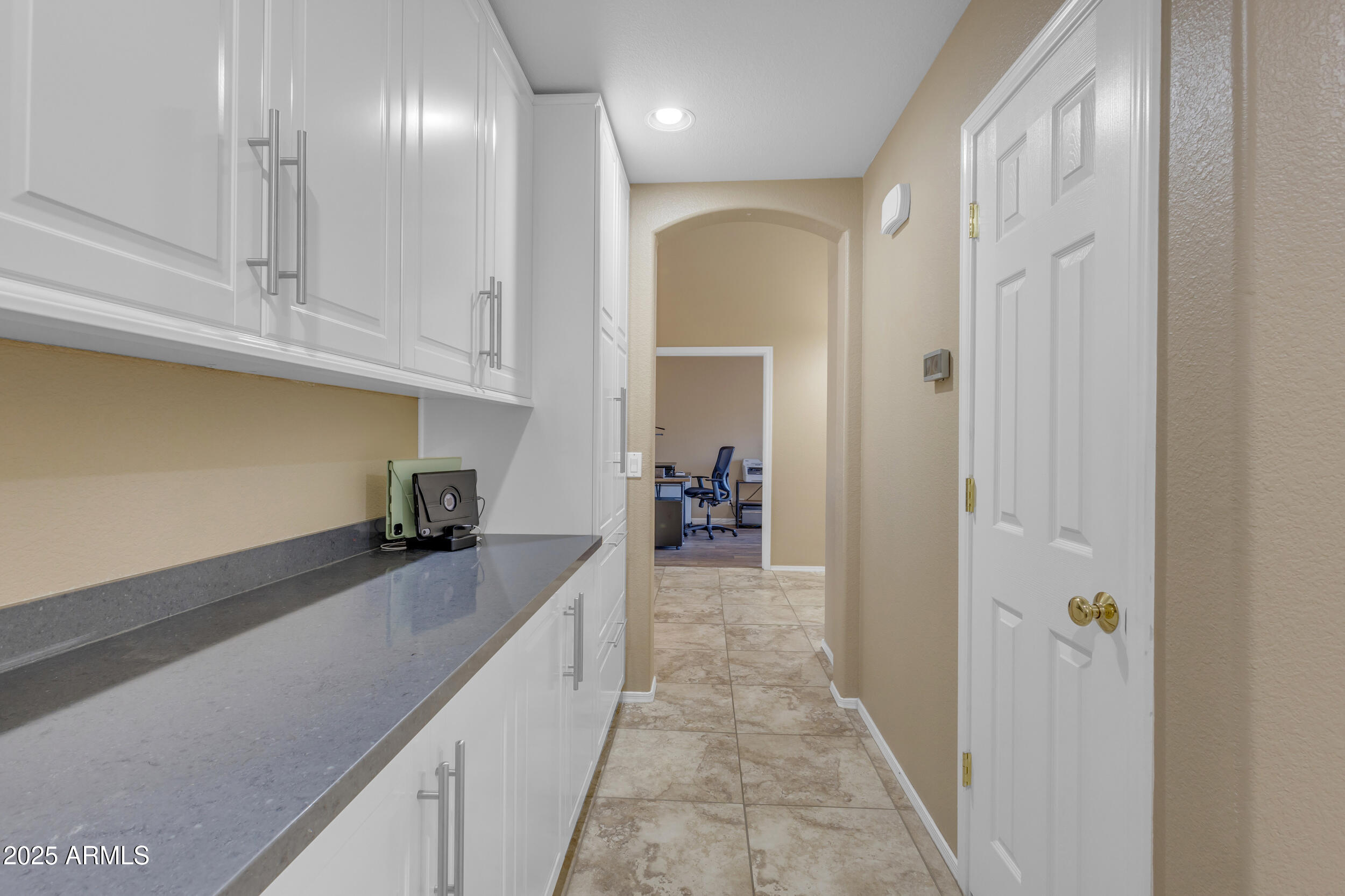 3841 E REDFIELD Court