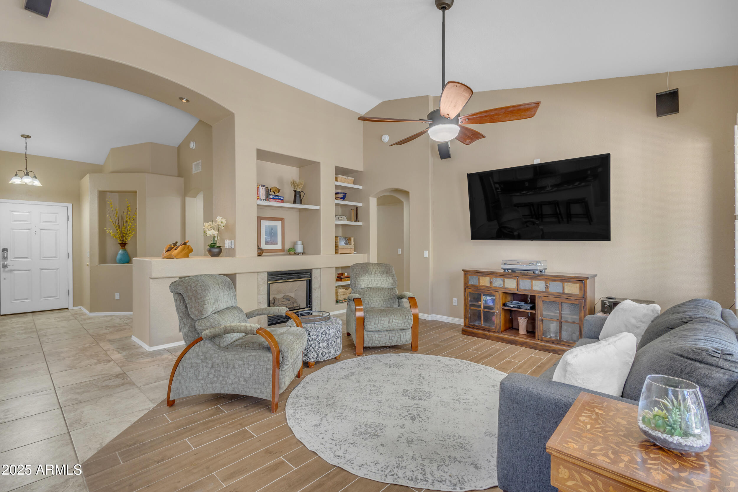 3841 E REDFIELD Court