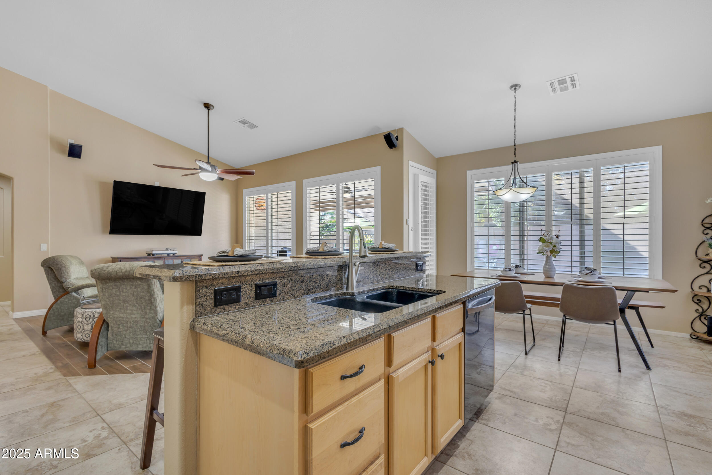 3841 E REDFIELD Court