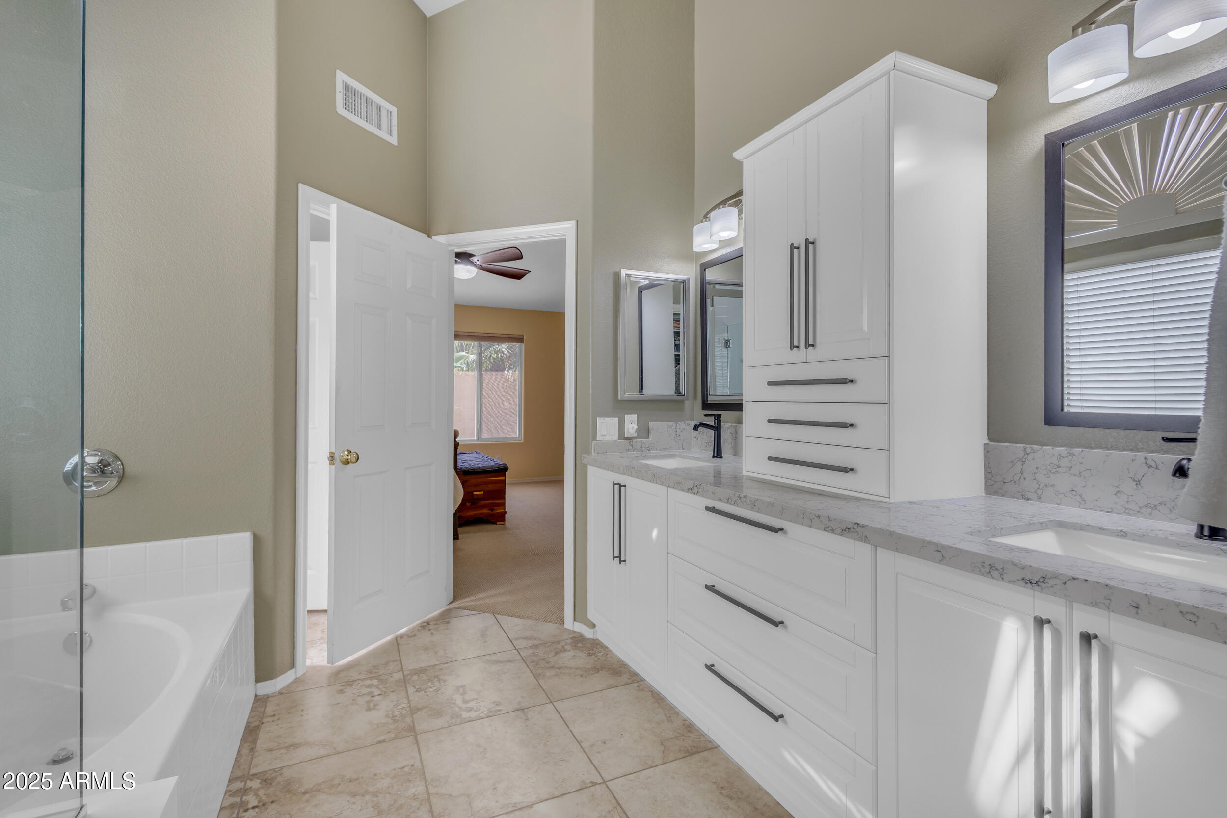 3841 E REDFIELD Court