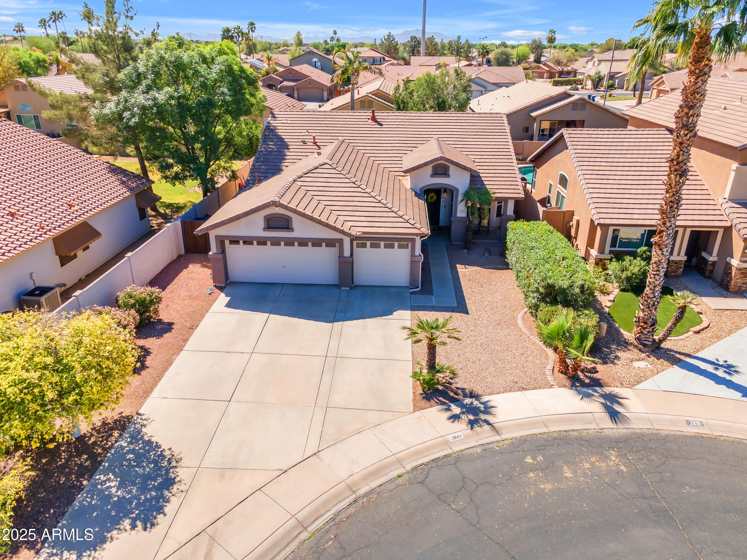 3841 E REDFIELD Court