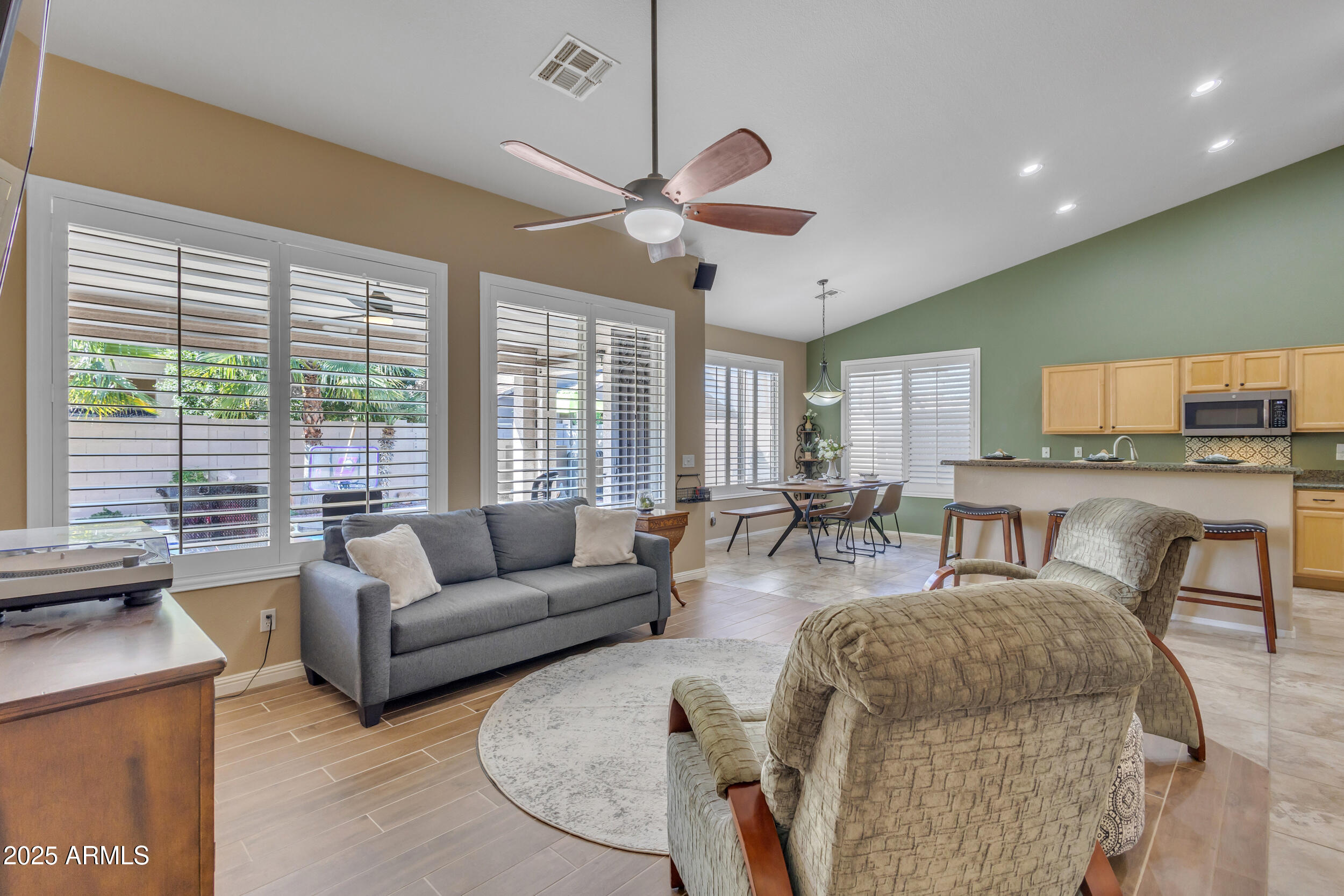 3841 E REDFIELD Court