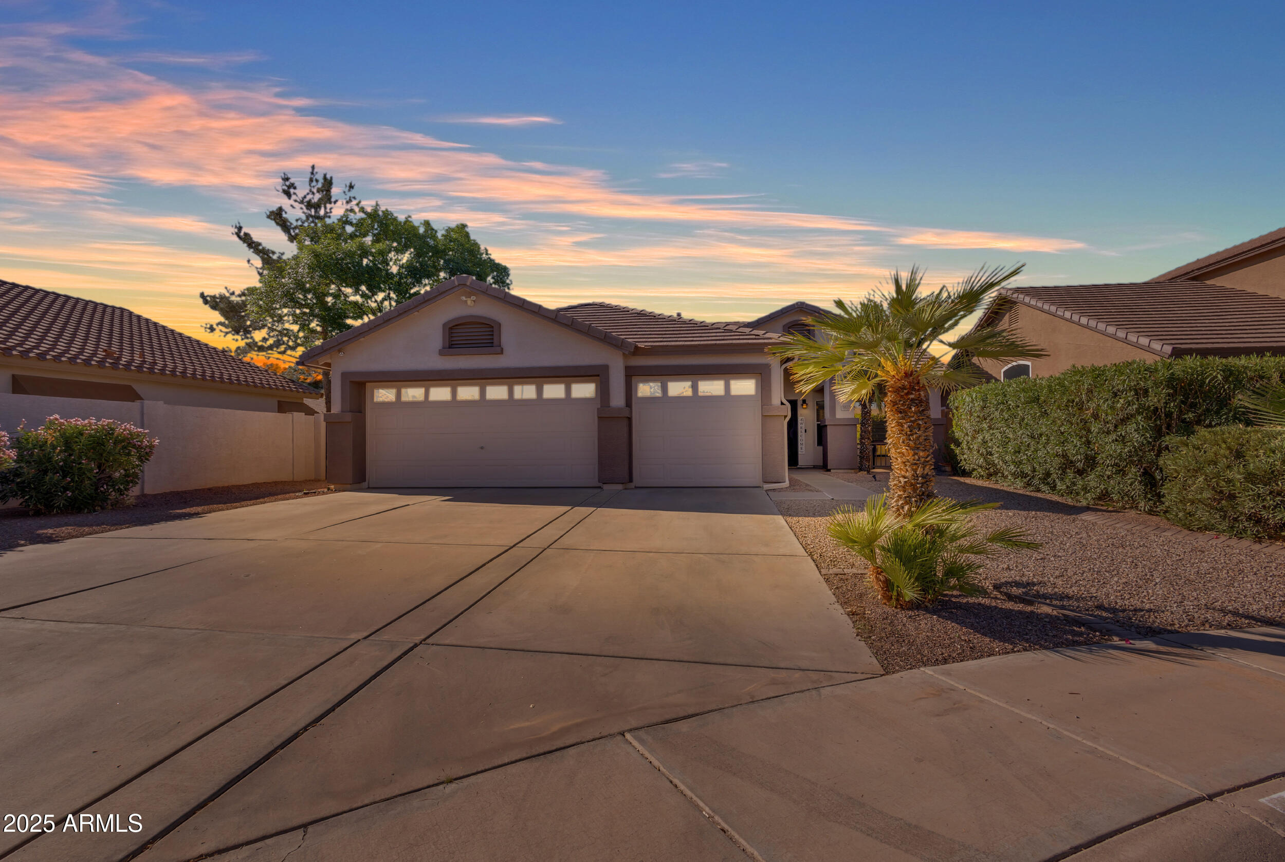 3841 E REDFIELD Court