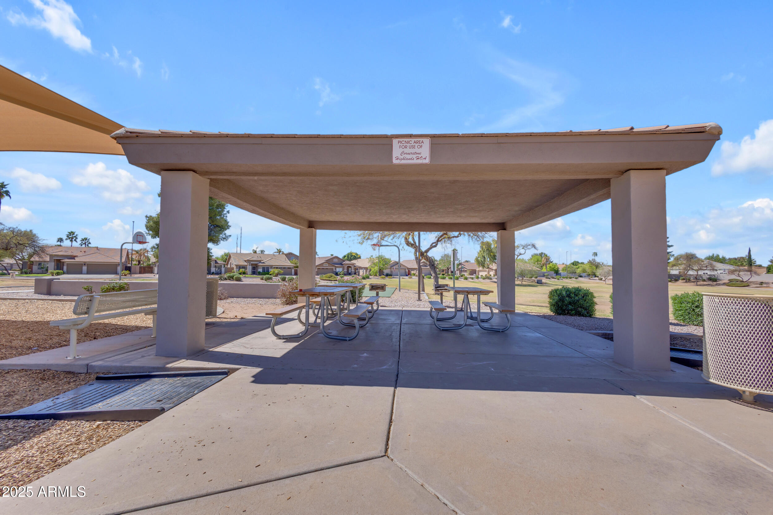 3841 E REDFIELD Court