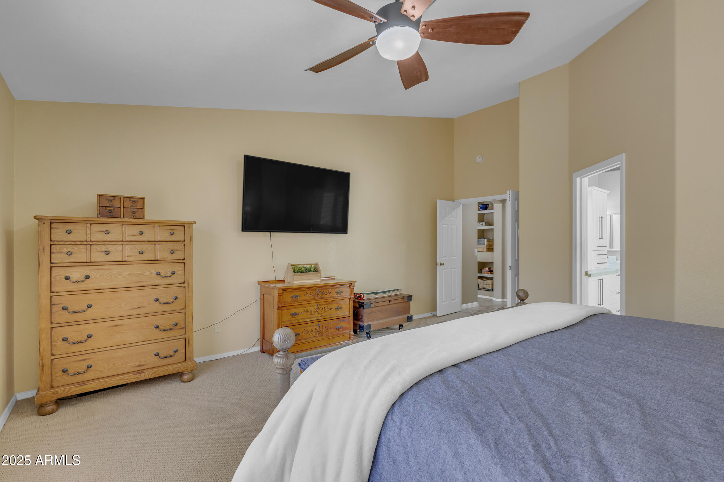 3841 E REDFIELD Court