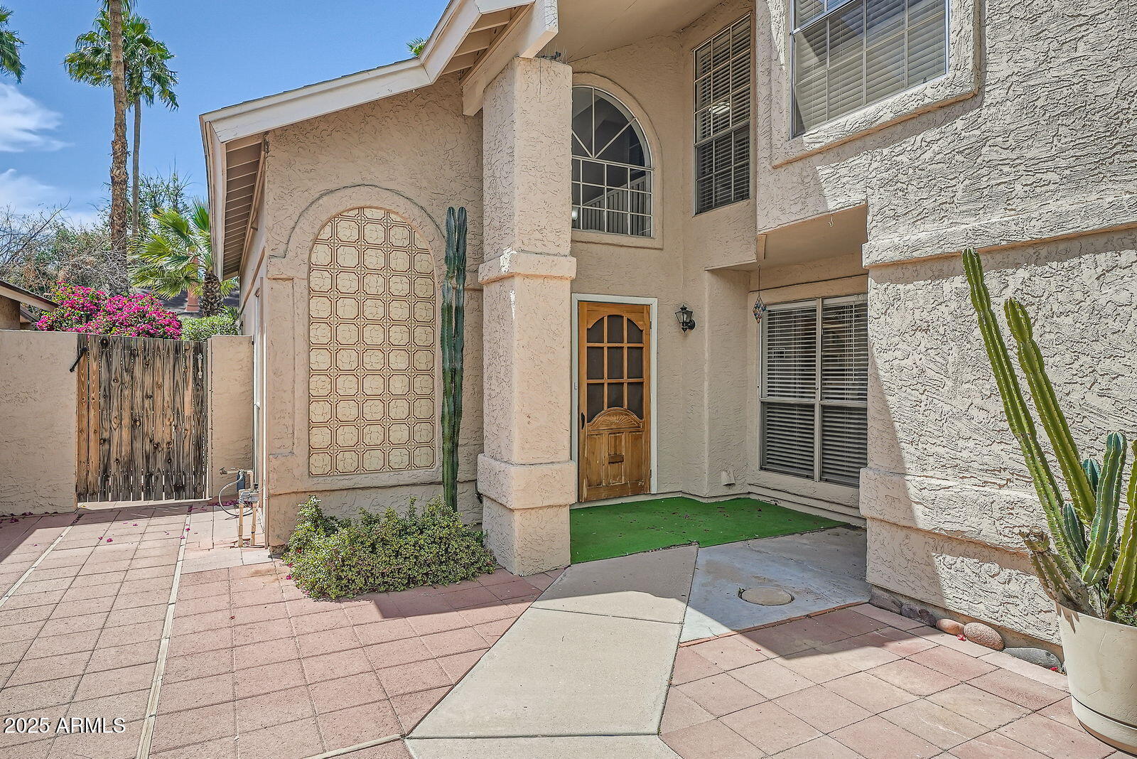 1227 W HIGHLAND Street