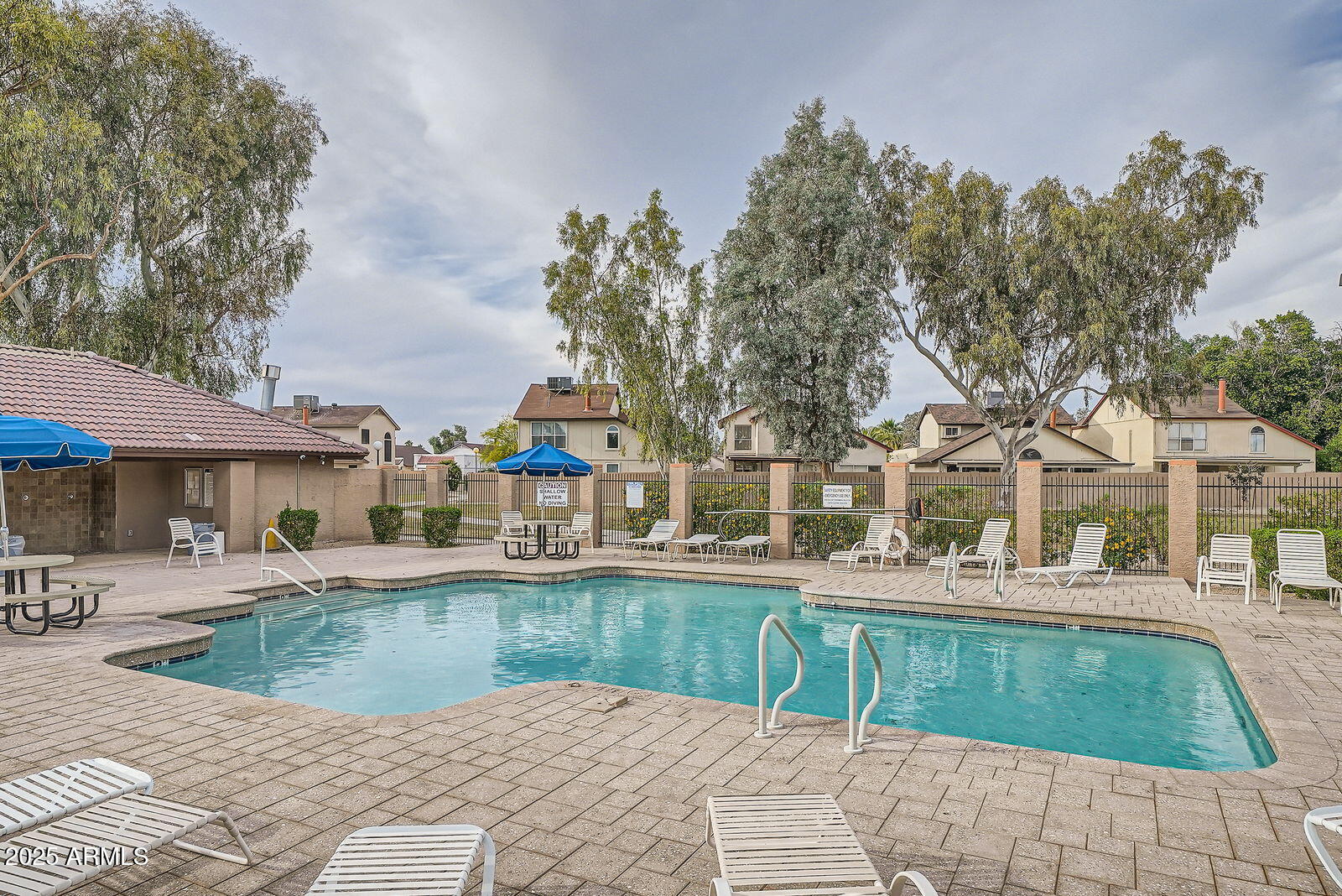 1227 W HIGHLAND Street