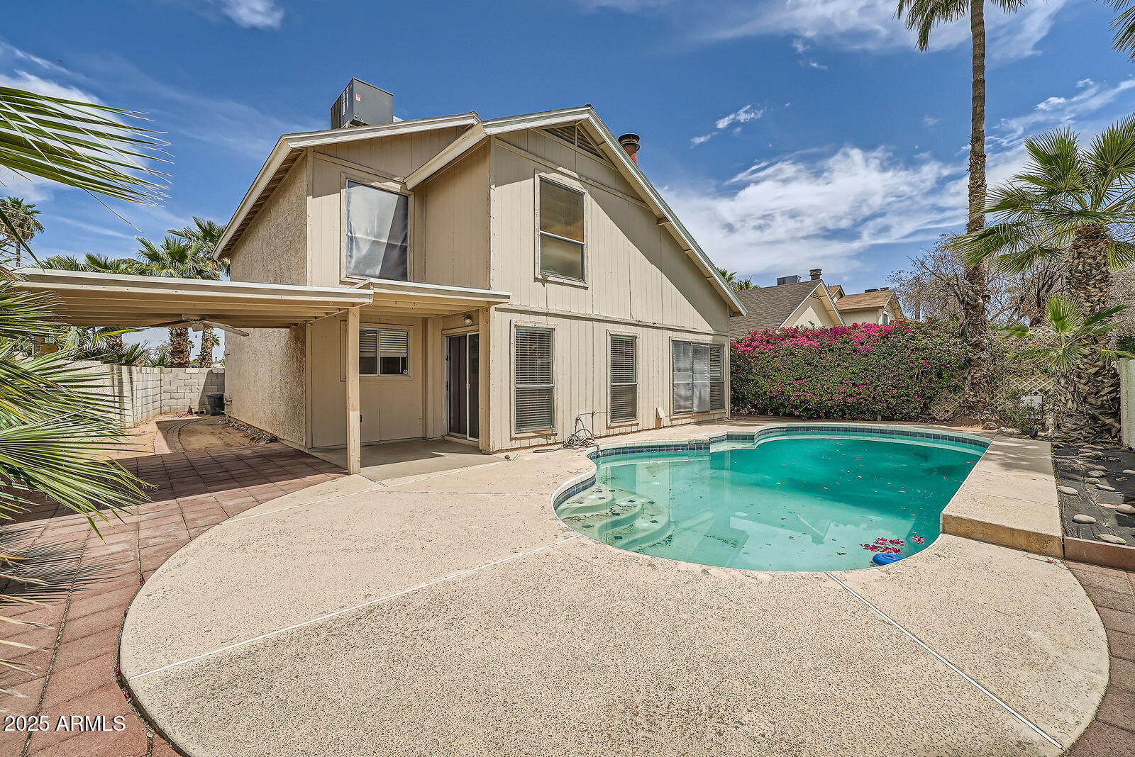 1227 W HIGHLAND Street