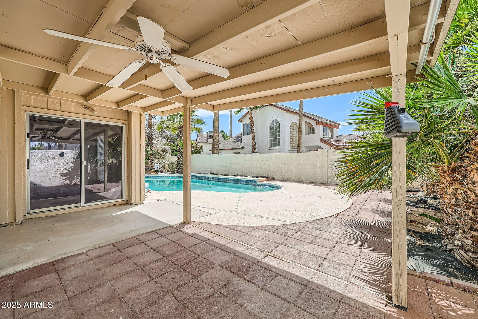 1227 W HIGHLAND Street