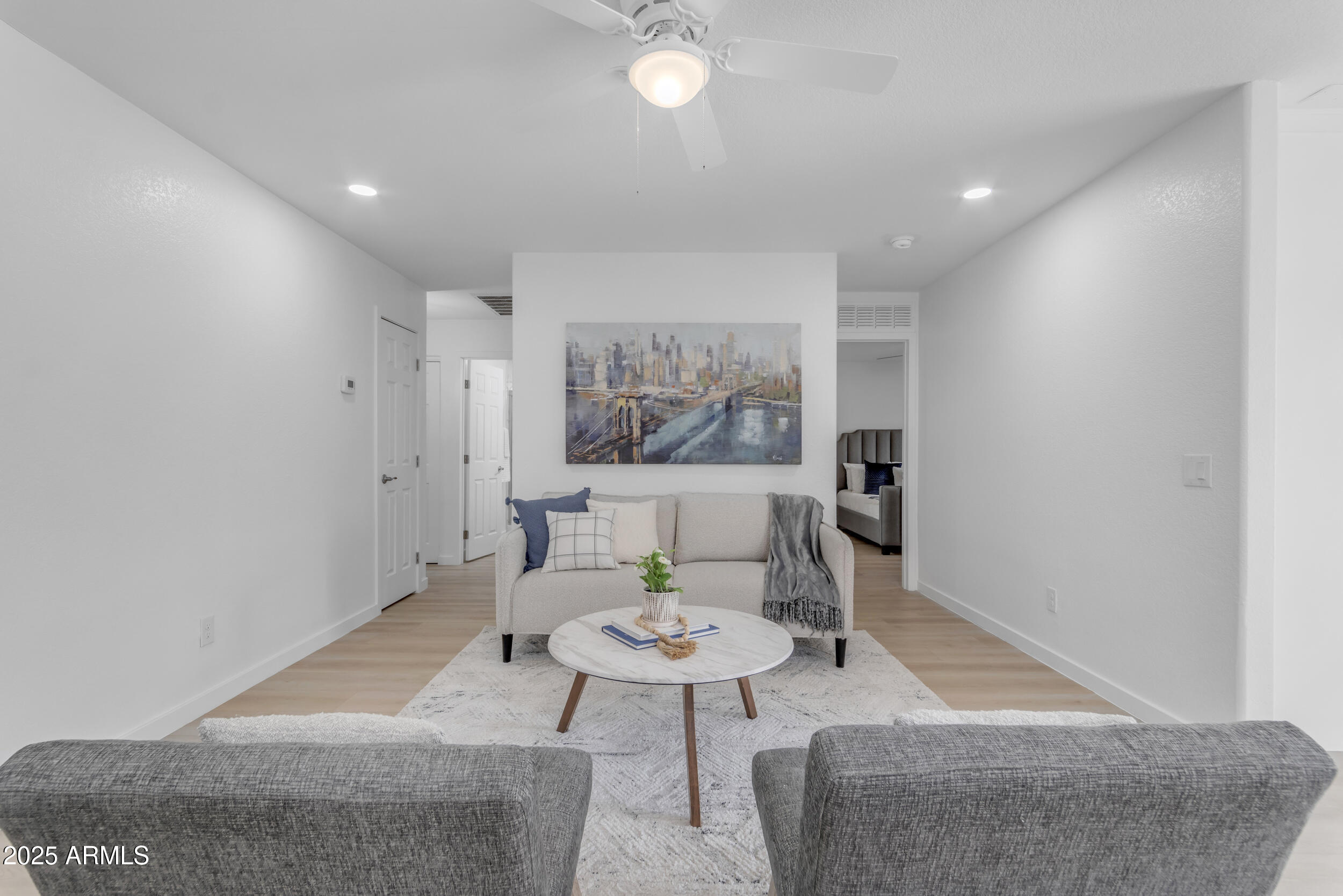 826 E IMPRERIA Street