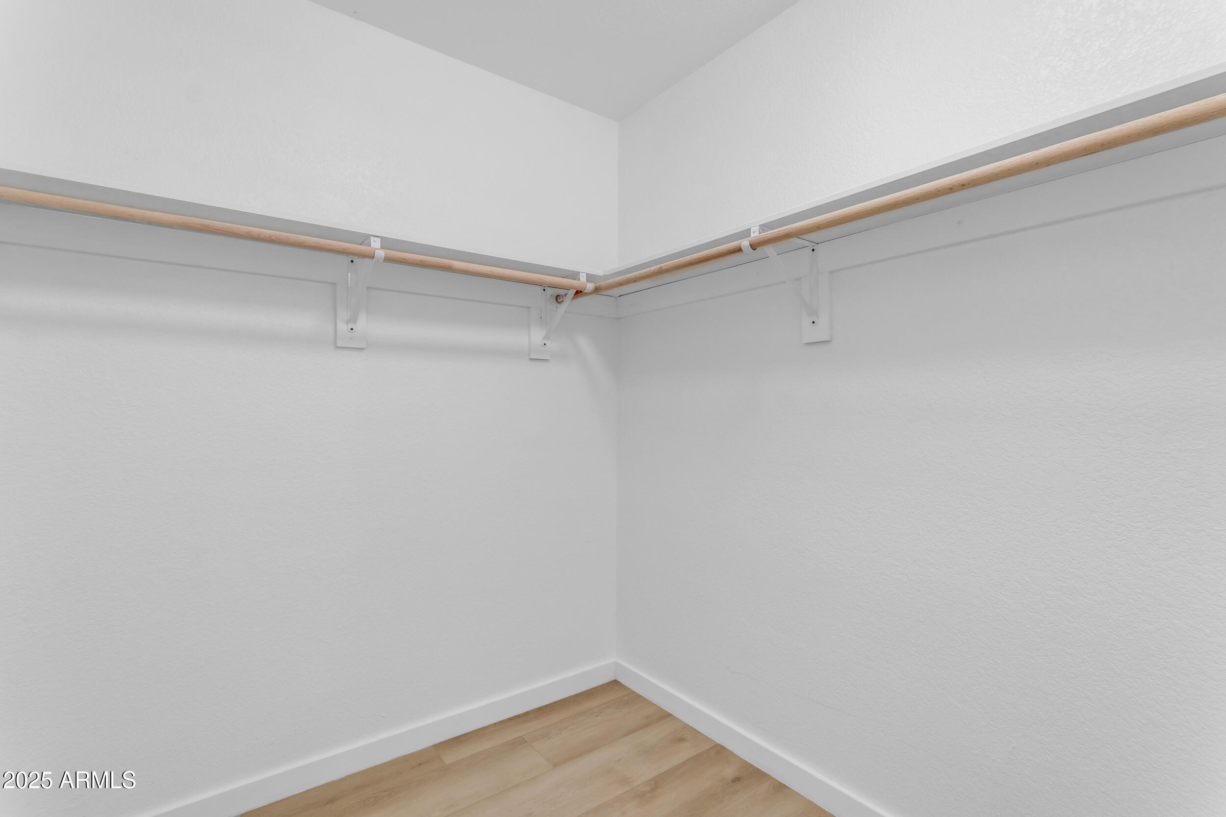 826 E IMPRERIA Street