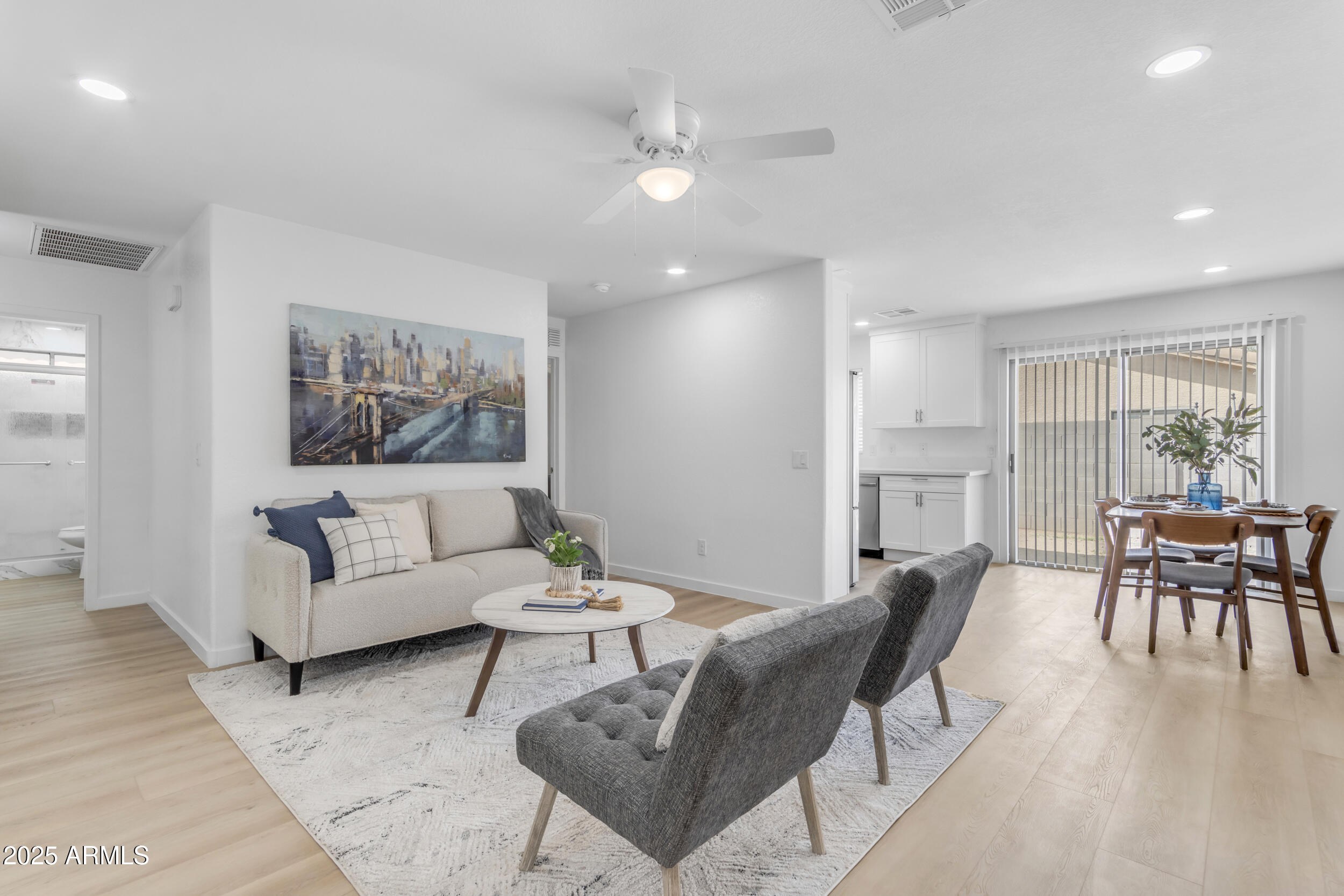 826 E IMPRERIA Street