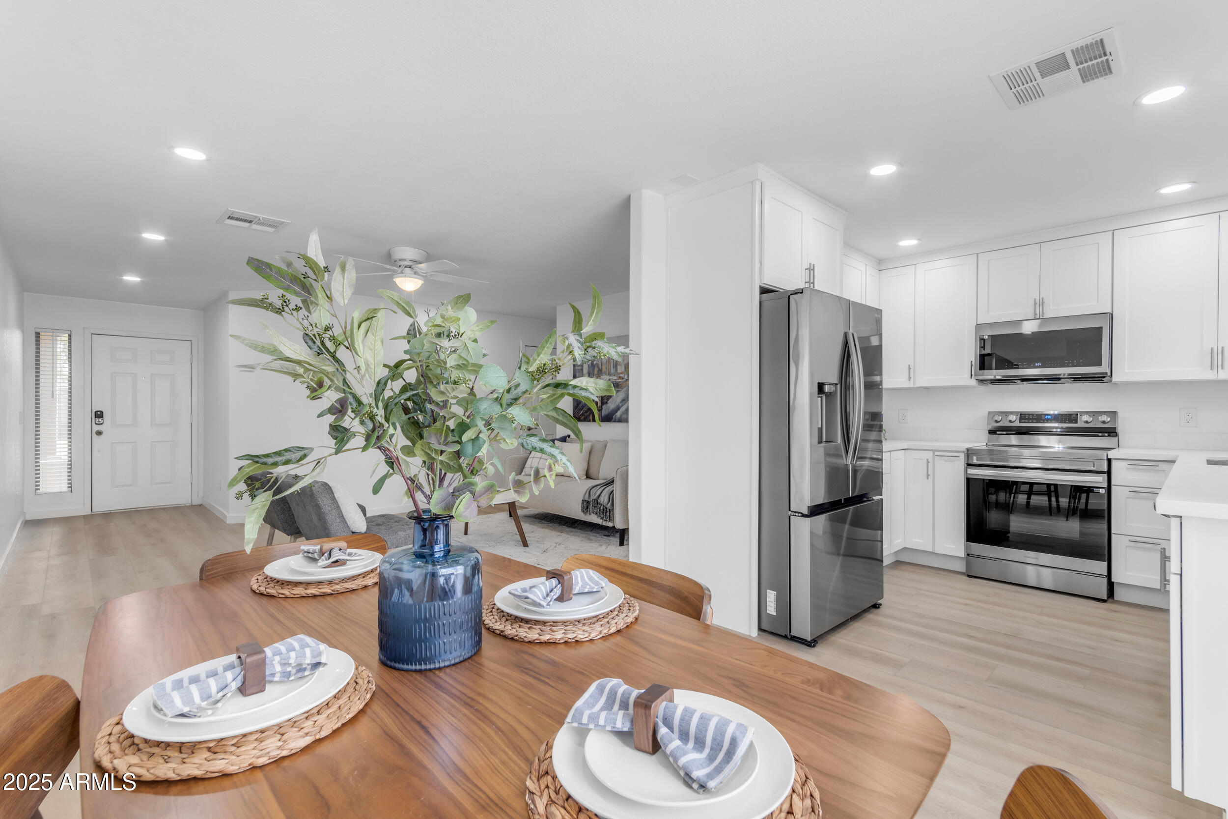 826 E IMPRERIA Street