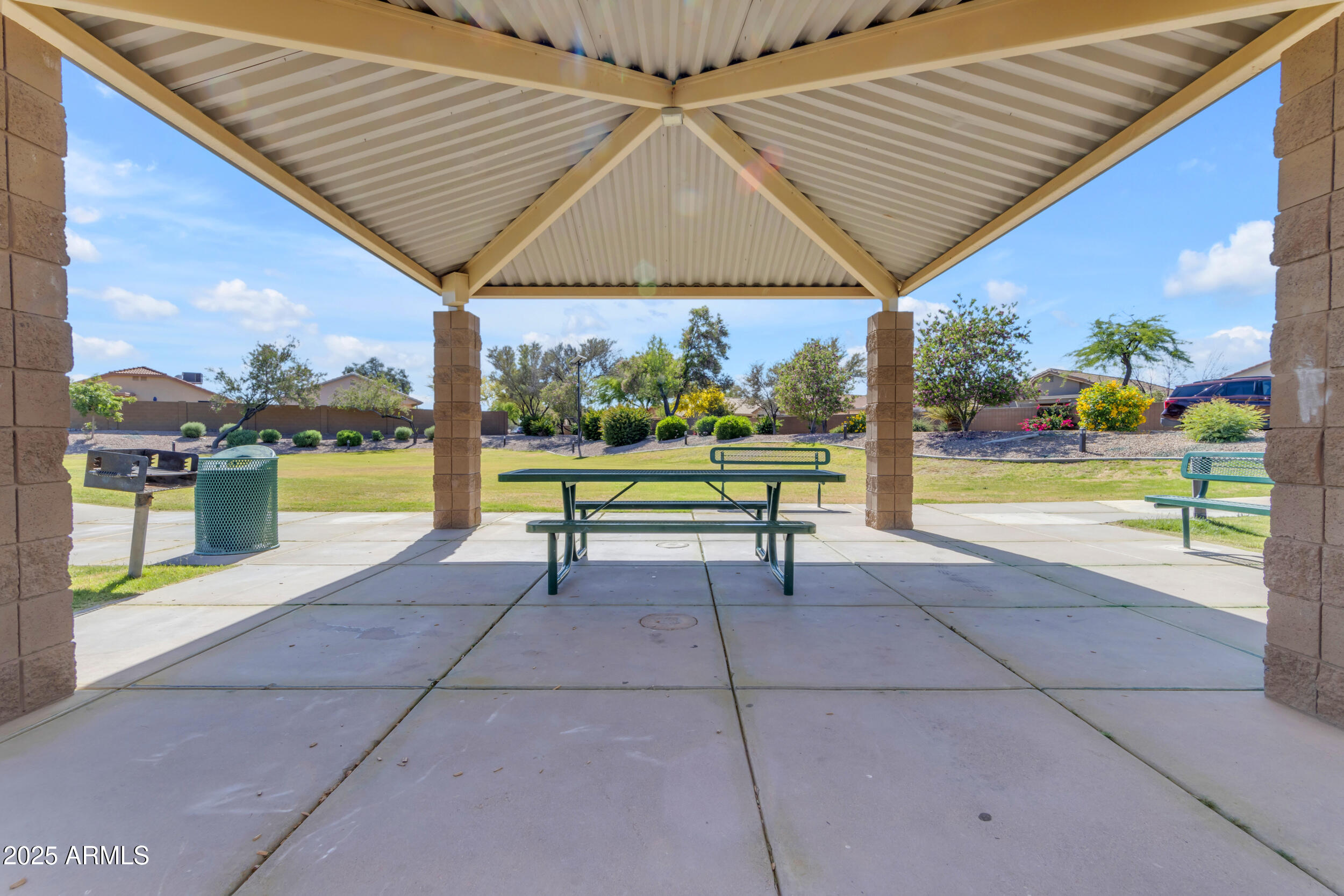 826 E IMPRERIA Street