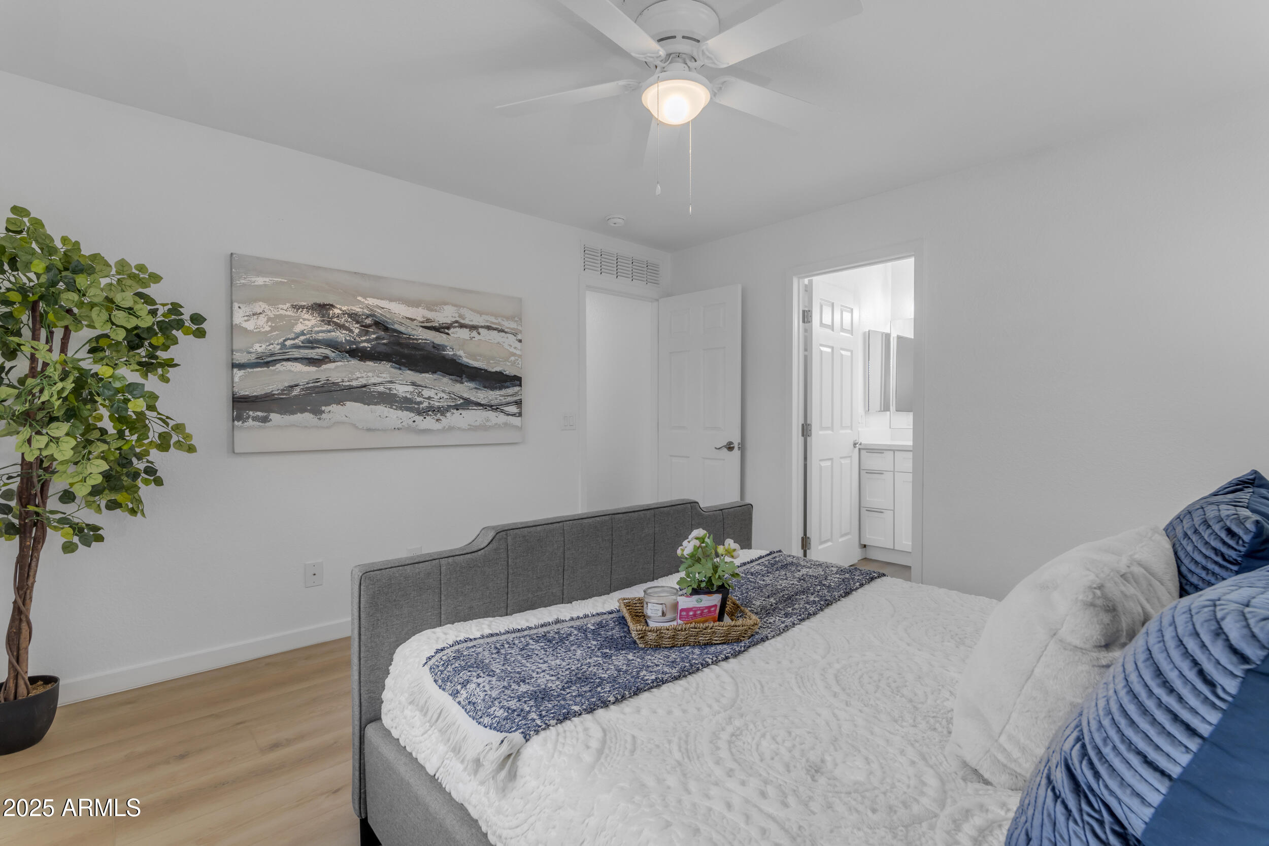 826 E IMPRERIA Street