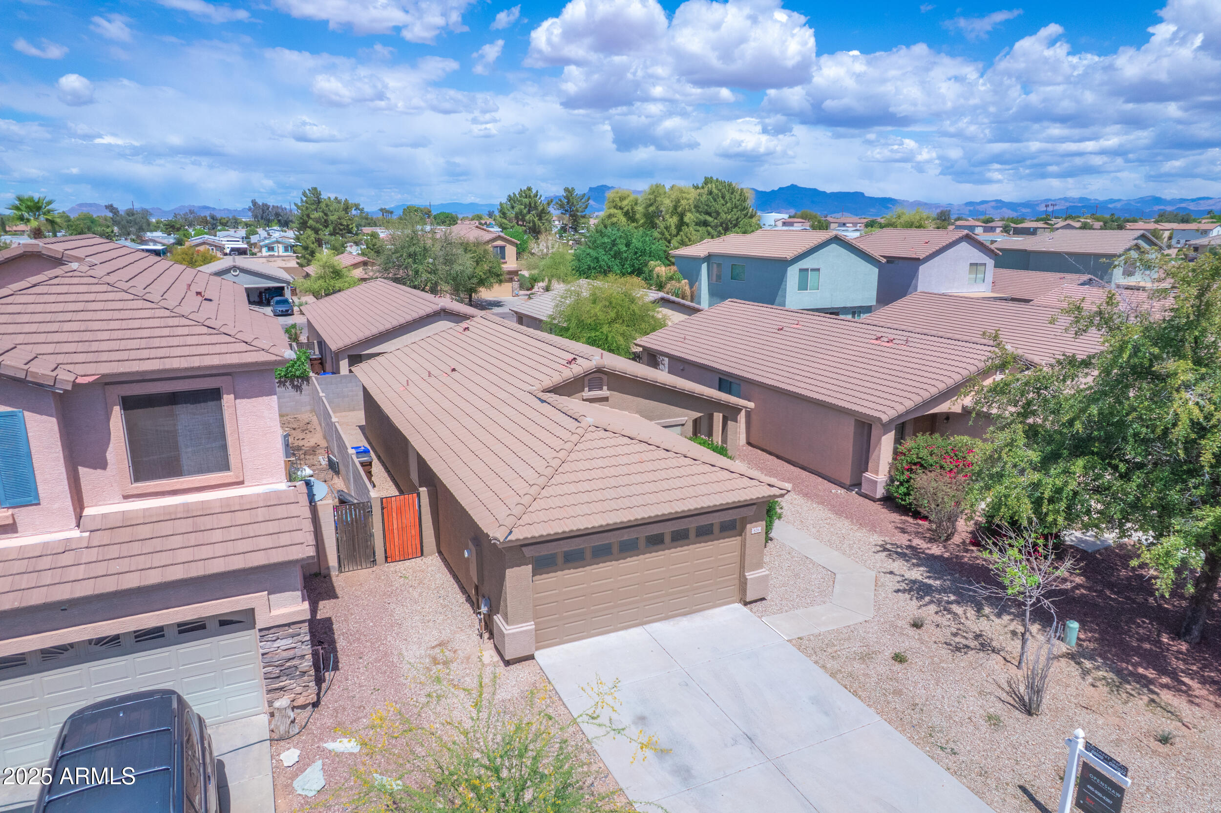 826 E IMPRERIA Street