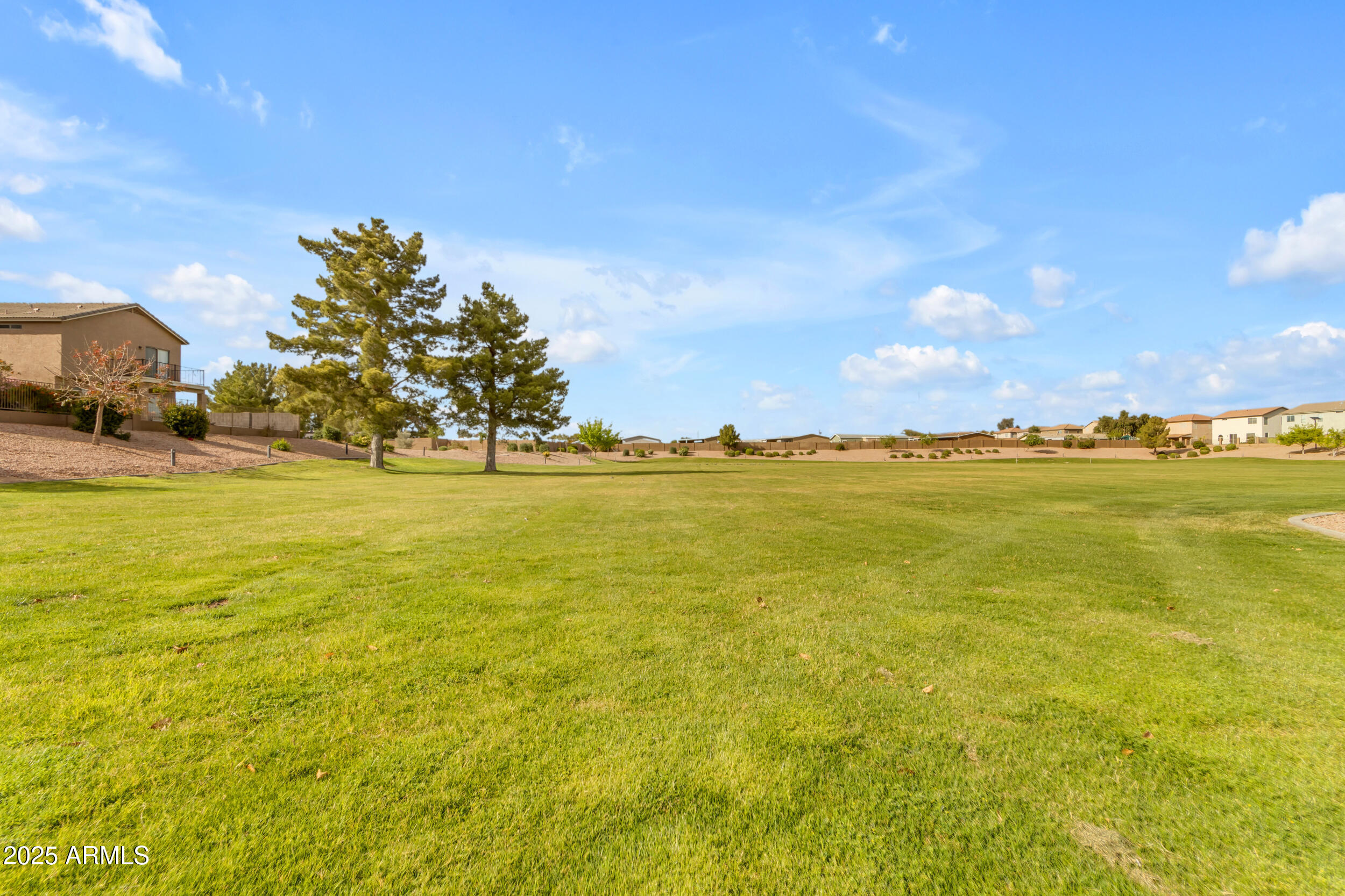 826 E IMPRERIA Street