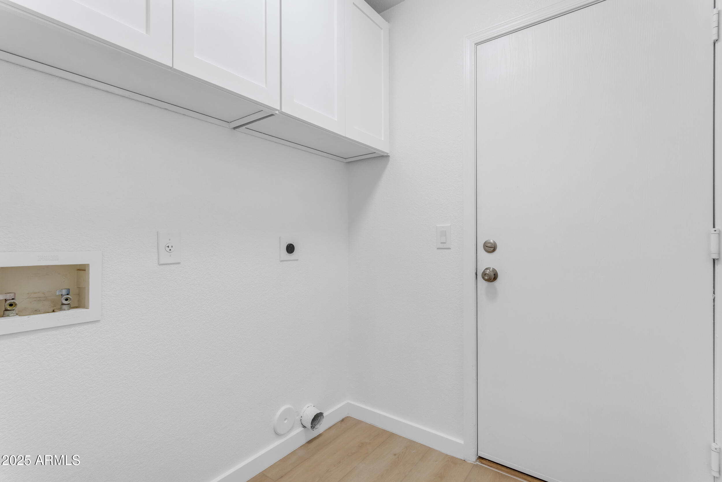 826 E IMPRERIA Street