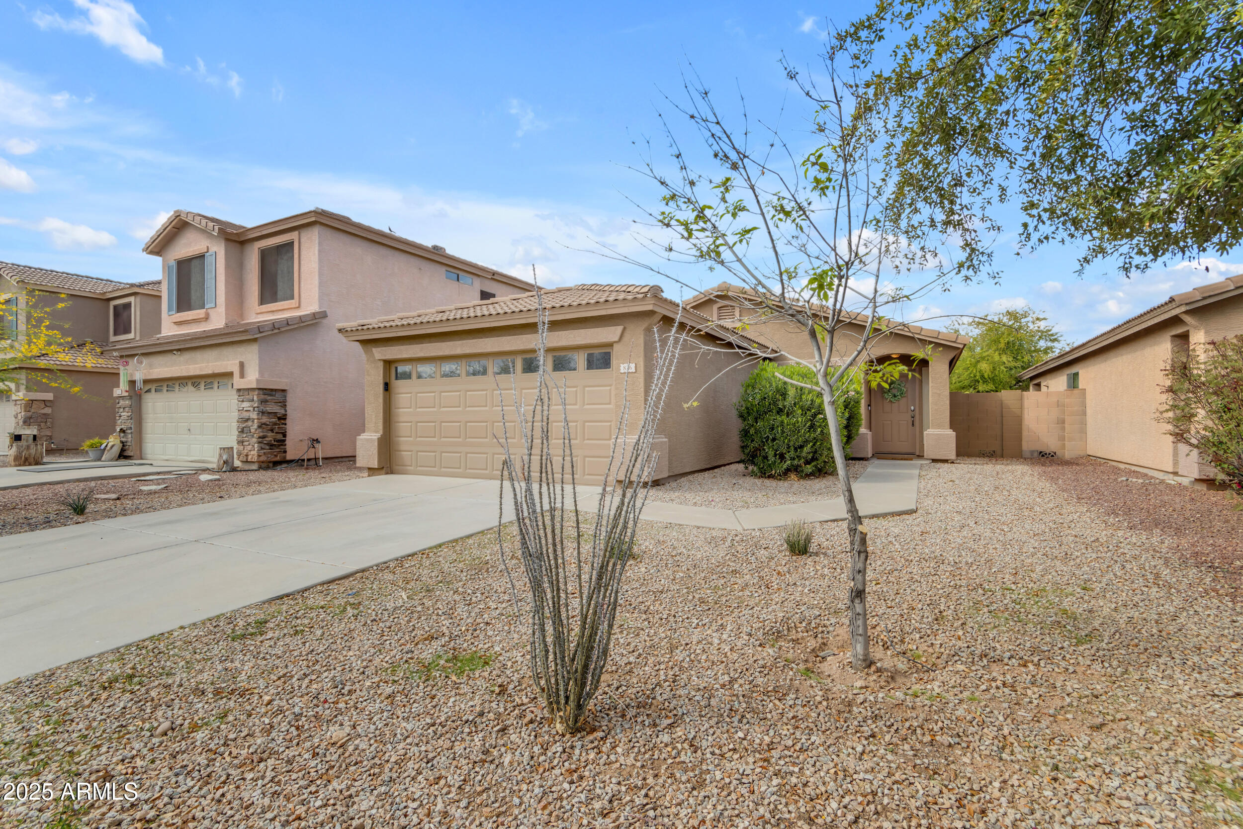 826 E IMPRERIA Street