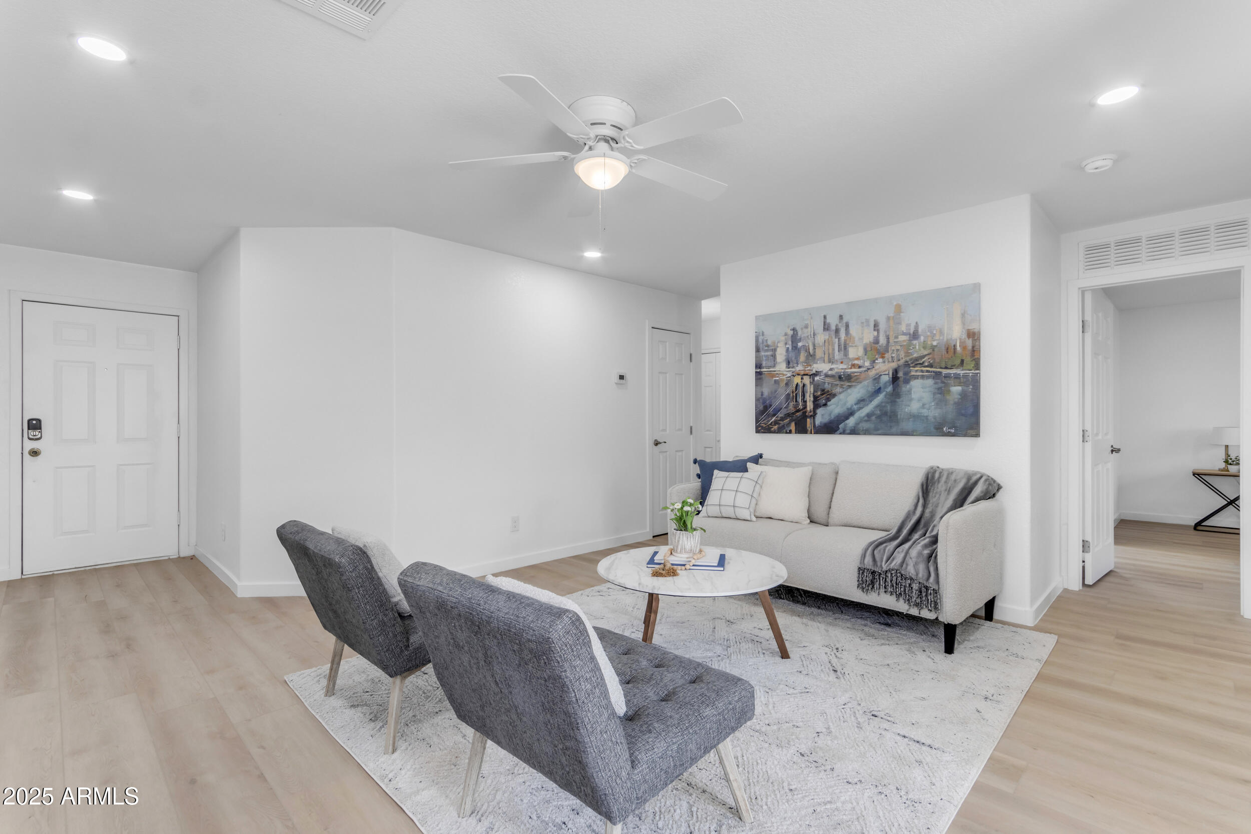 826 E IMPRERIA Street