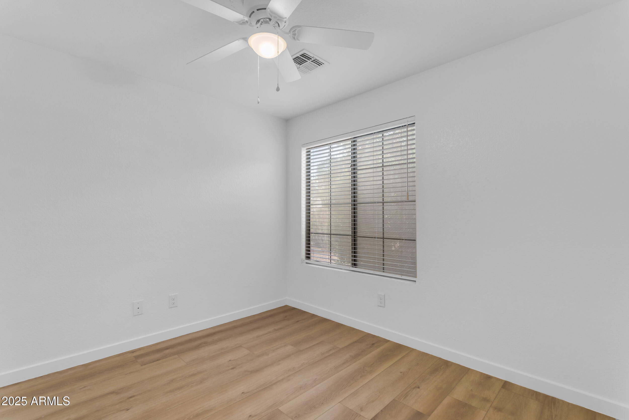 826 E IMPRERIA Street