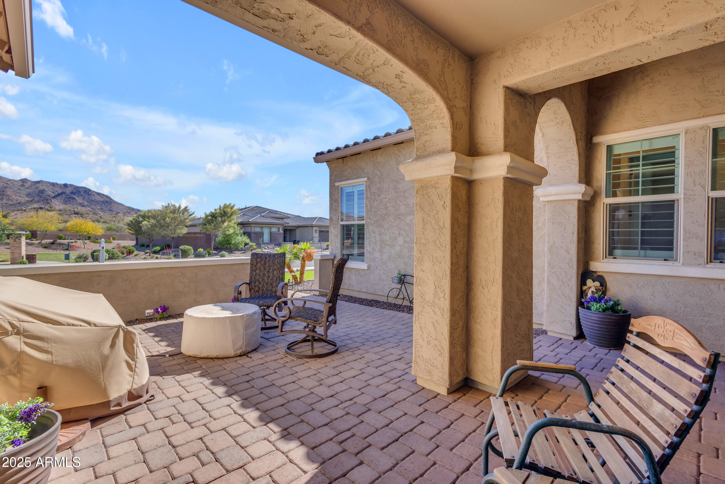 3466 E HAZELTINE Way