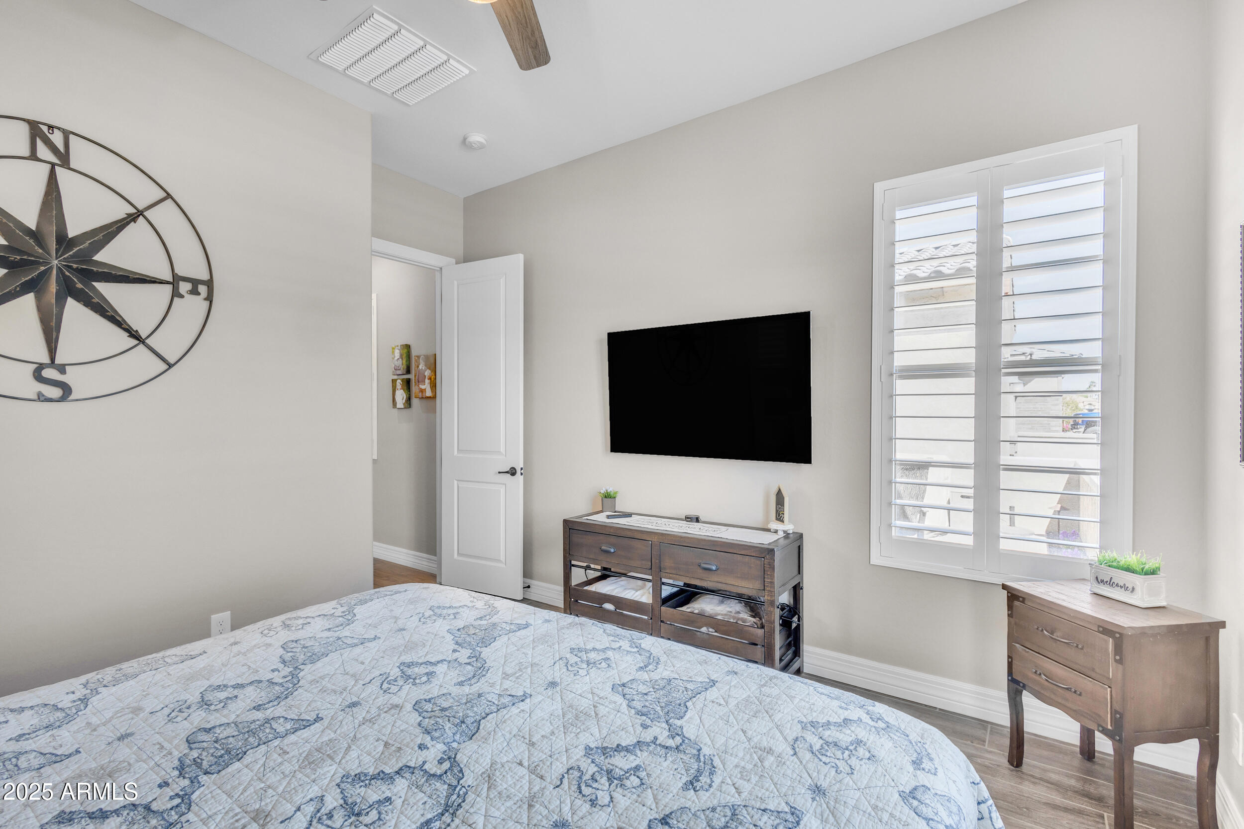 3466 E HAZELTINE Way