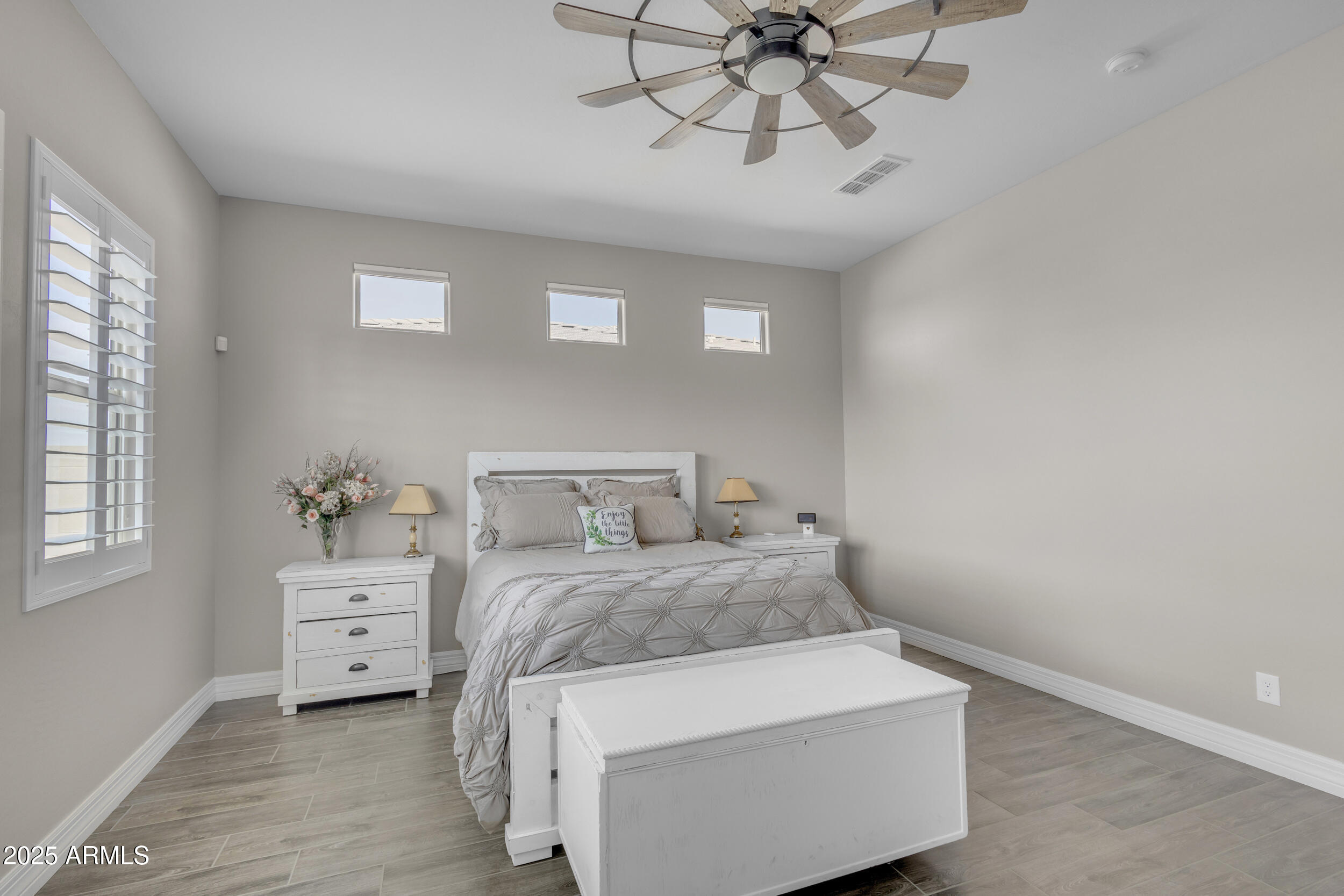 3466 E HAZELTINE Way