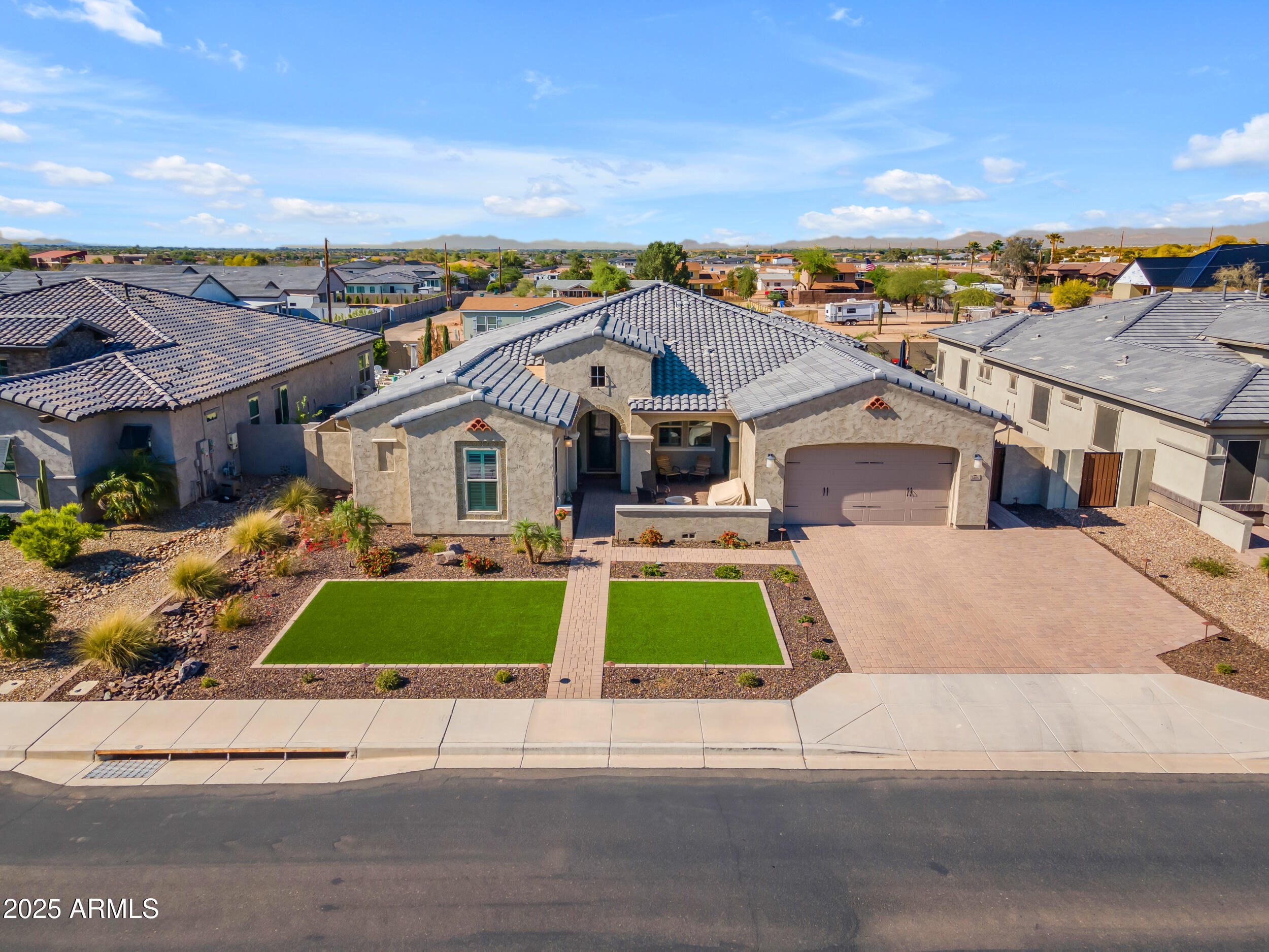 3466 E HAZELTINE Way