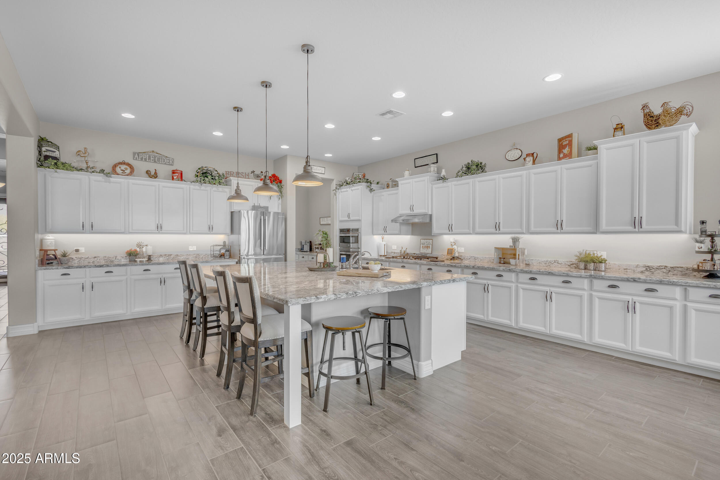 3466 E HAZELTINE Way