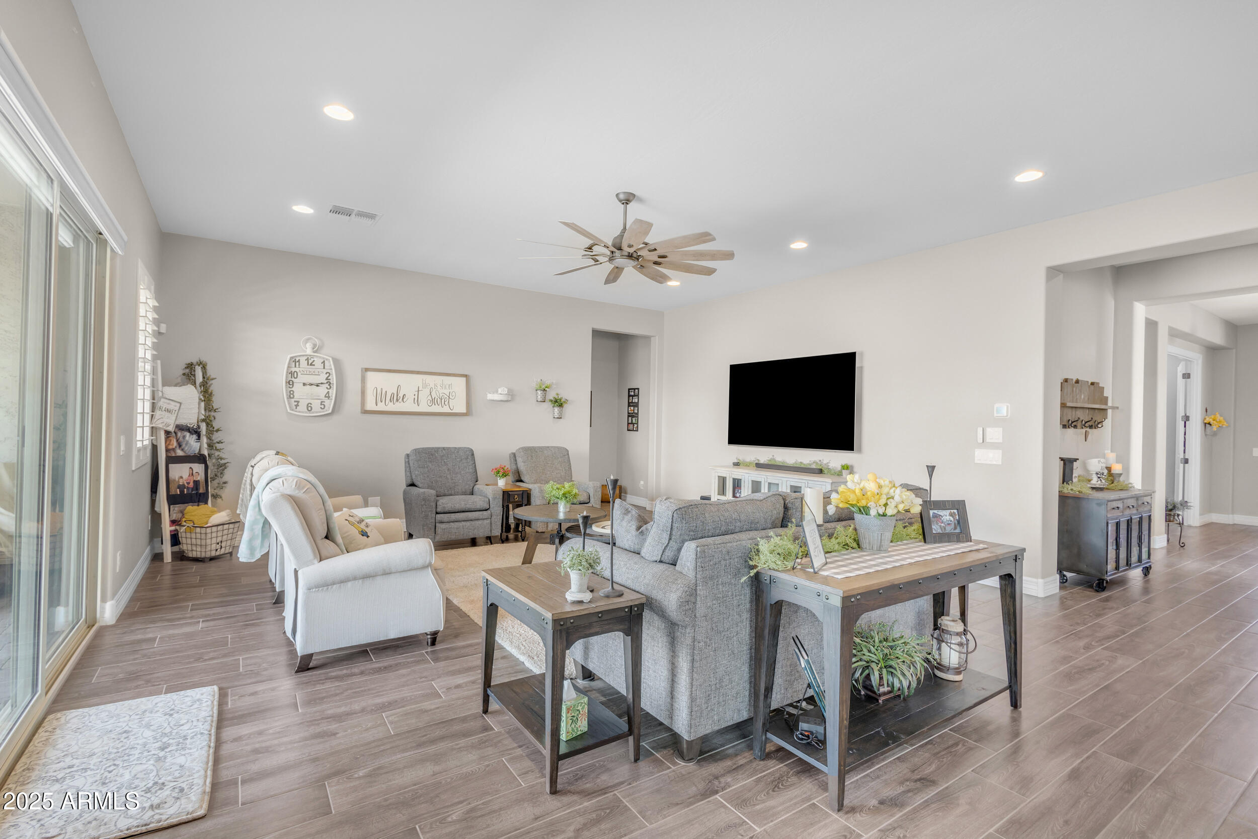 3466 E HAZELTINE Way