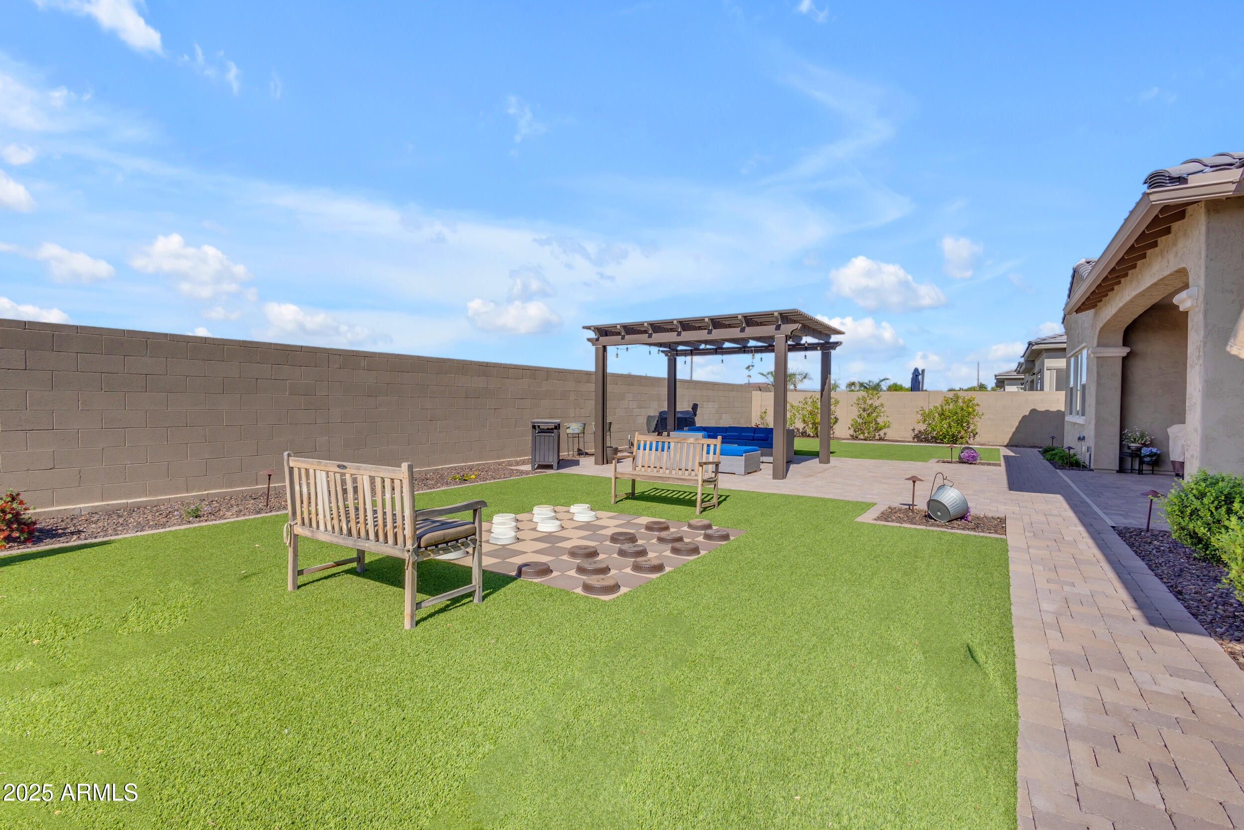 3466 E HAZELTINE Way