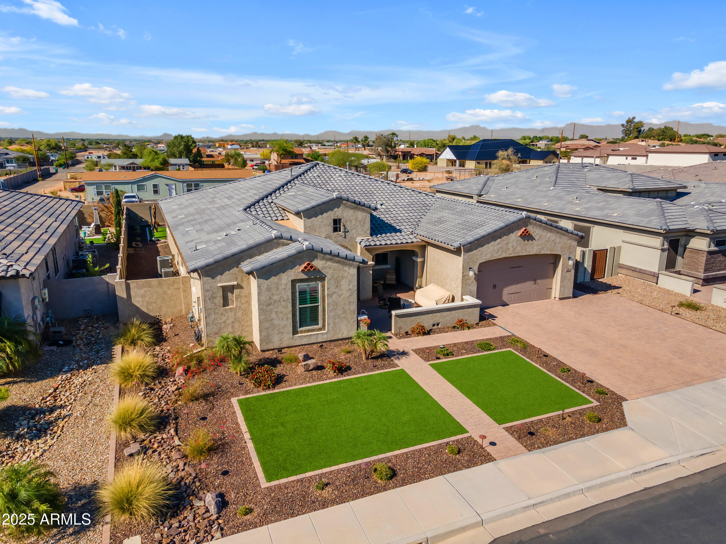 3466 E HAZELTINE Way