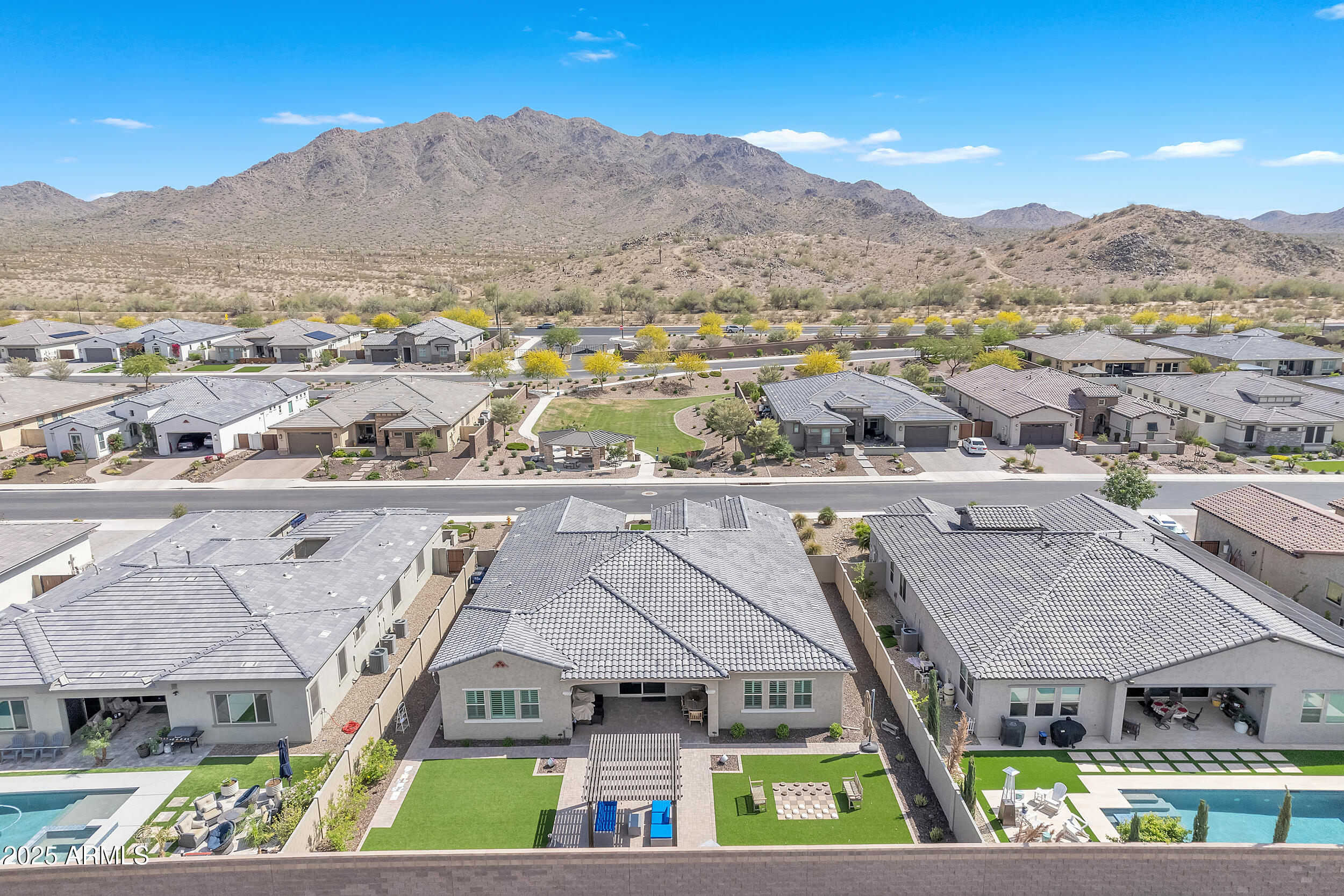 3466 E HAZELTINE Way