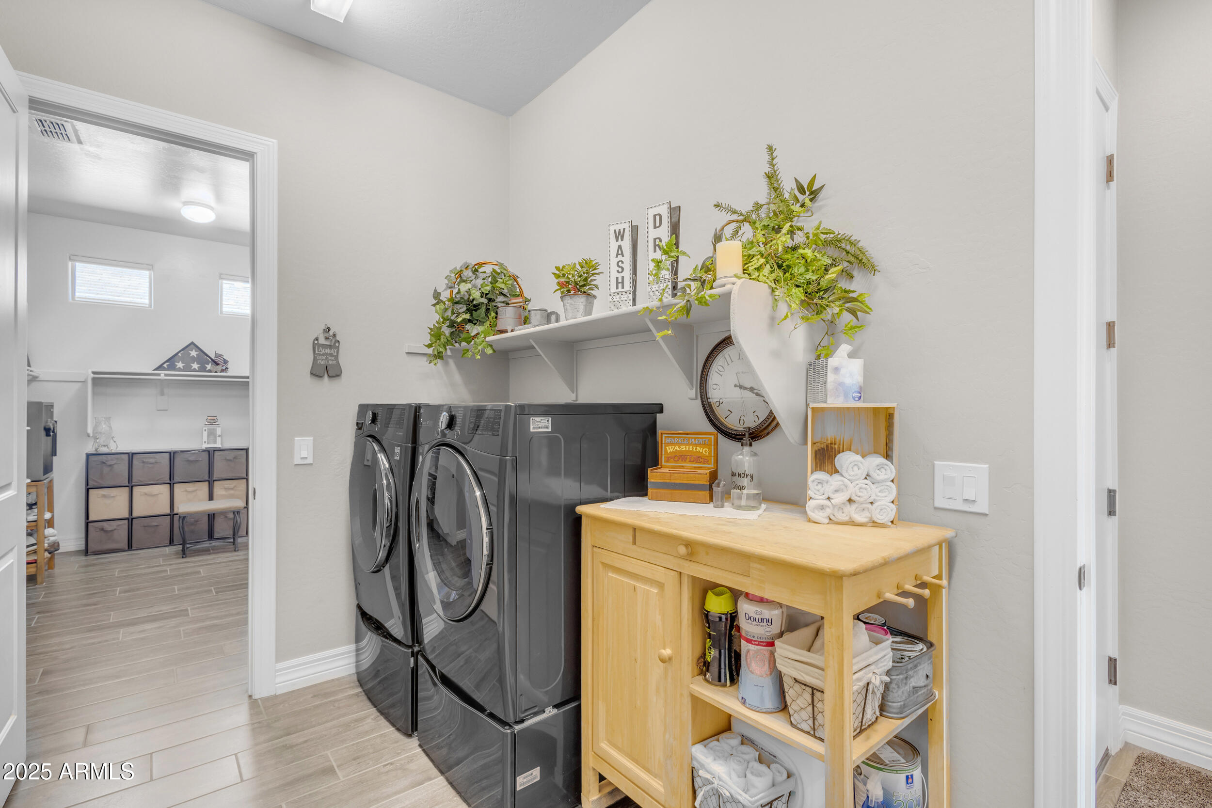 3466 E HAZELTINE Way