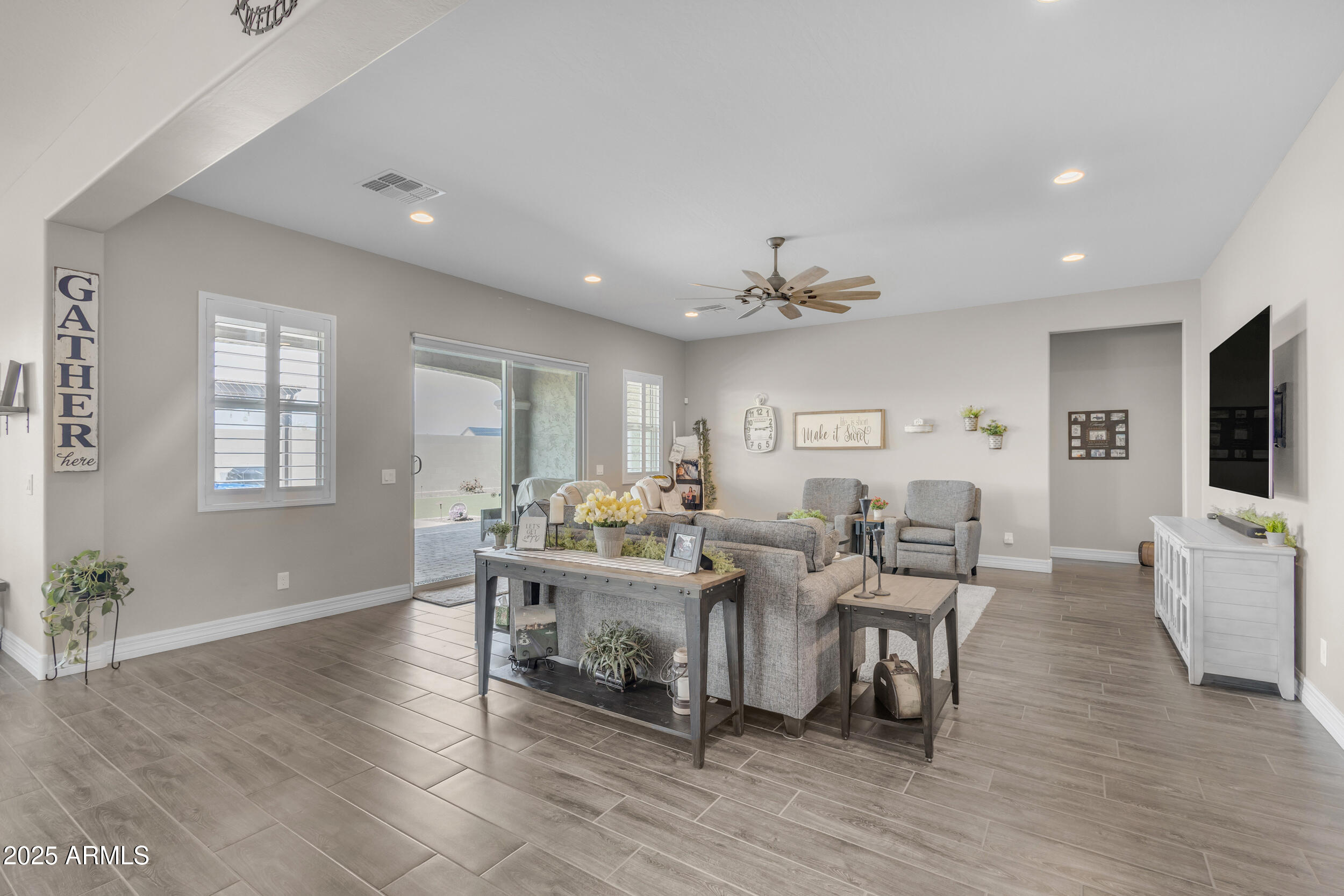 3466 E HAZELTINE Way