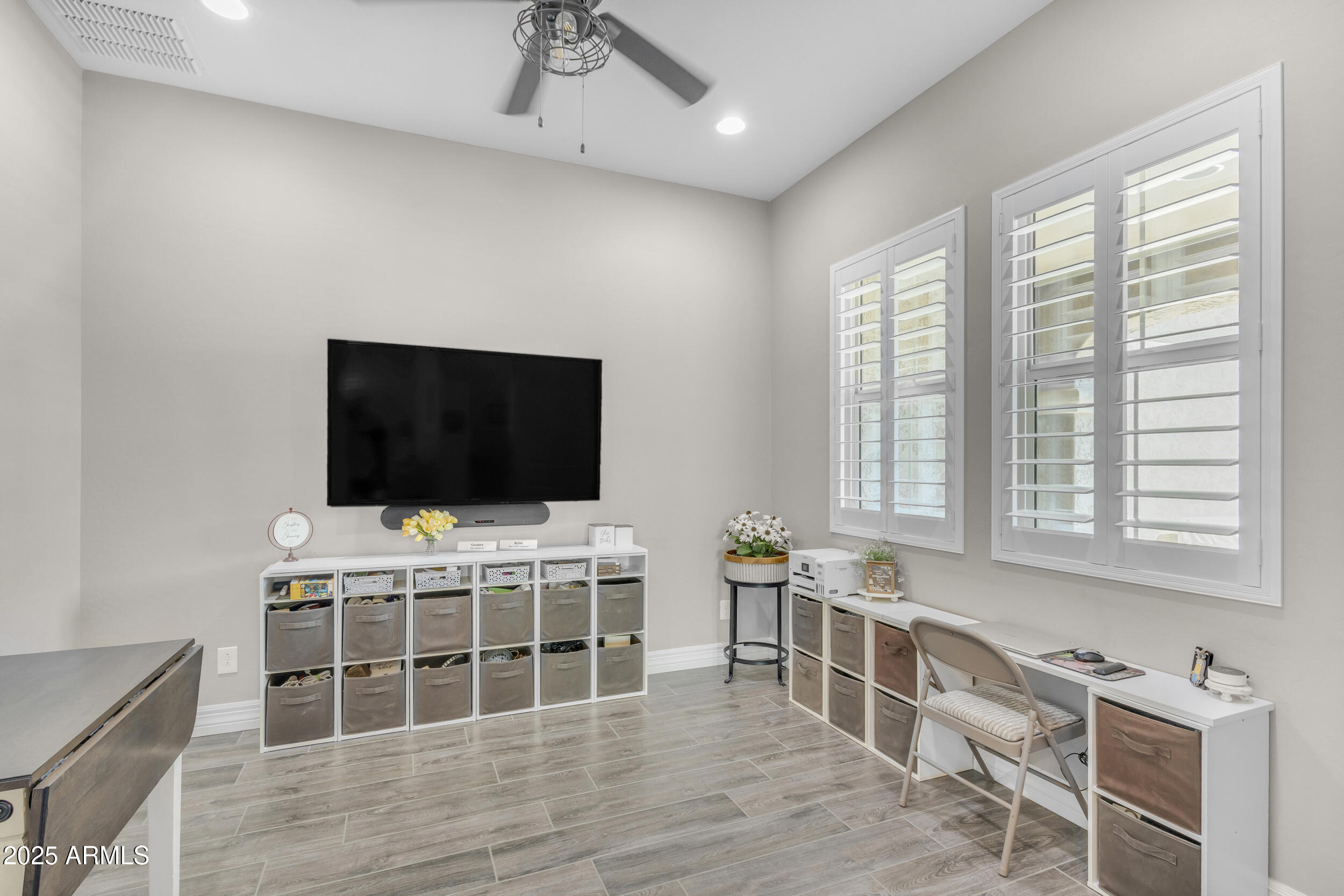 3466 E HAZELTINE Way