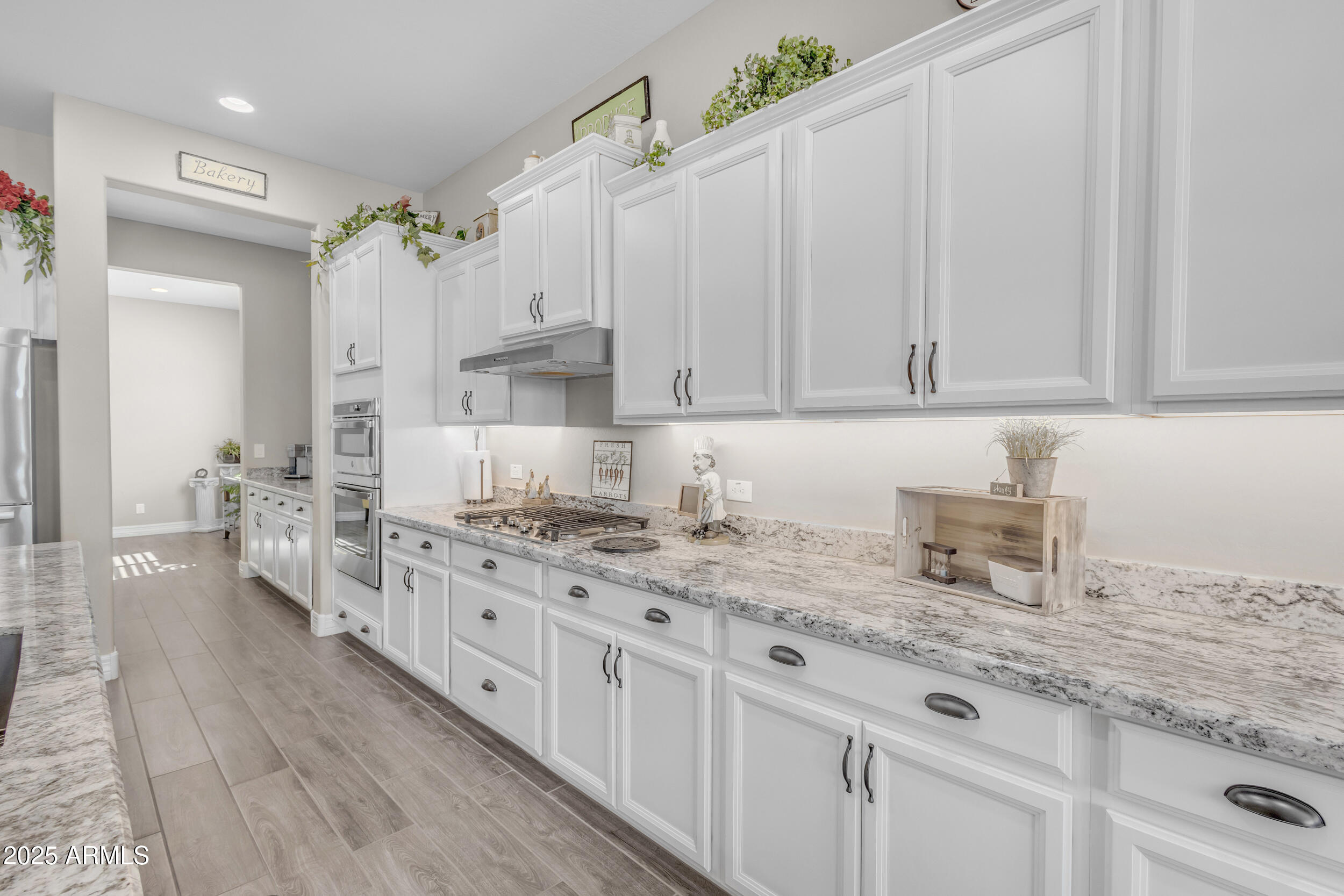 3466 E HAZELTINE Way