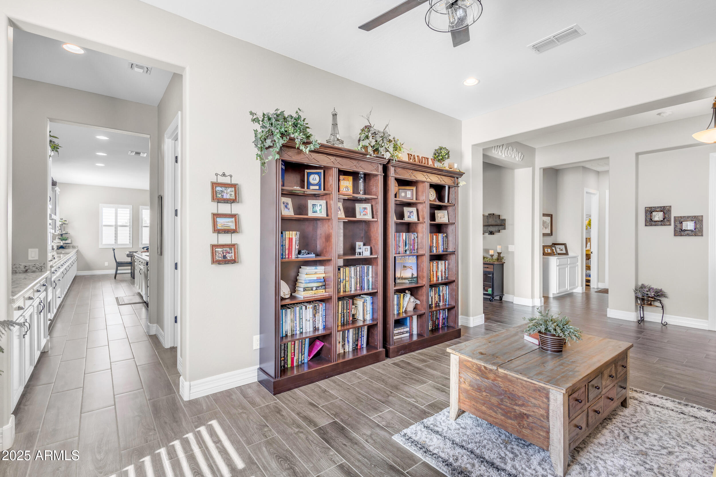 3466 E HAZELTINE Way